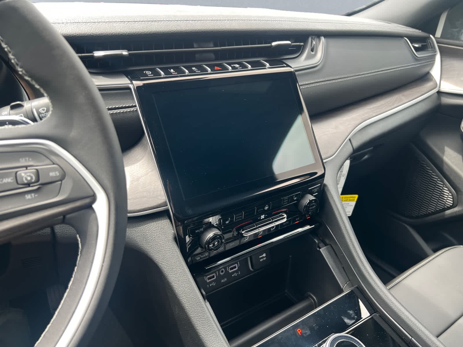 new 2025 Jeep Grand Cherokee car, priced at $48,410