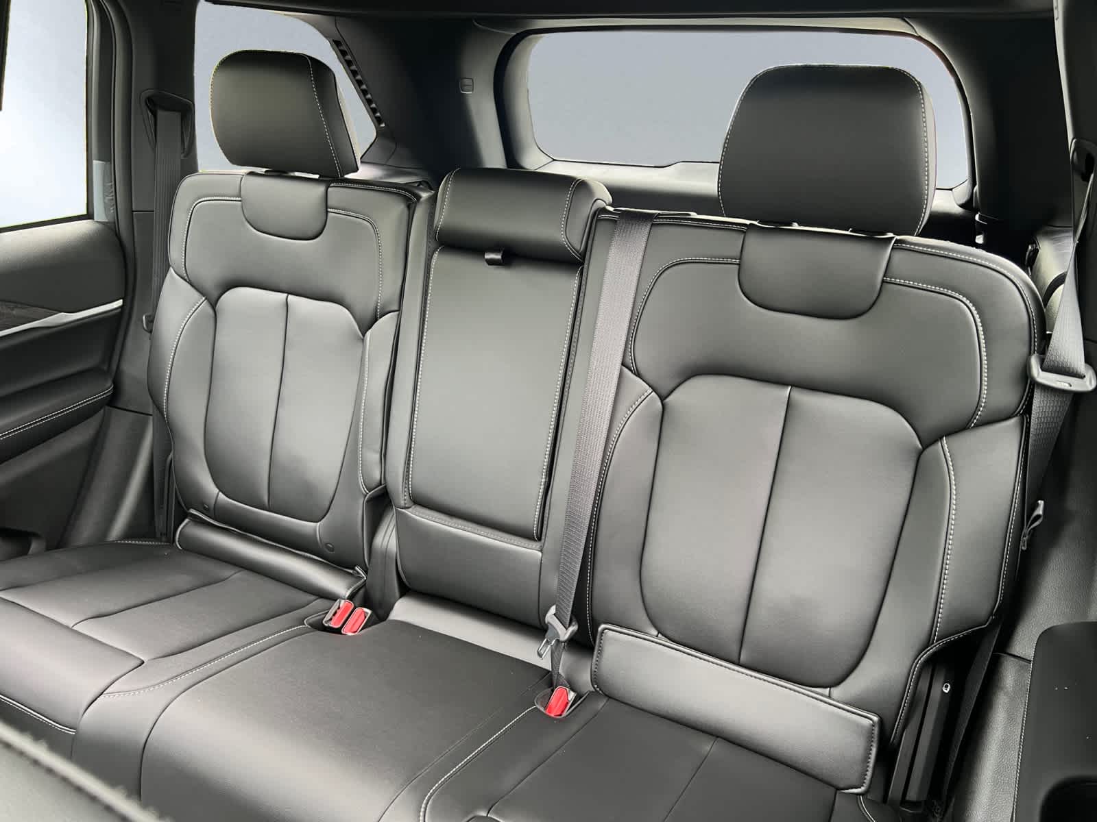 new 2025 Jeep Grand Cherokee car, priced at $48,010