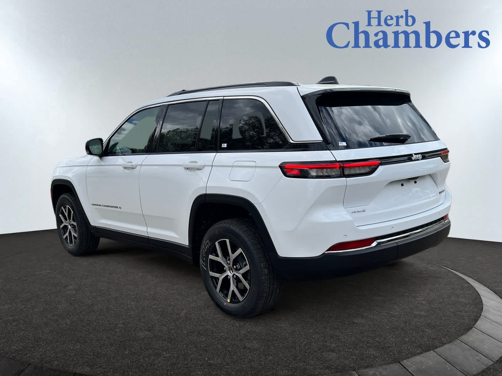 new 2025 Jeep Grand Cherokee car, priced at $49,415
