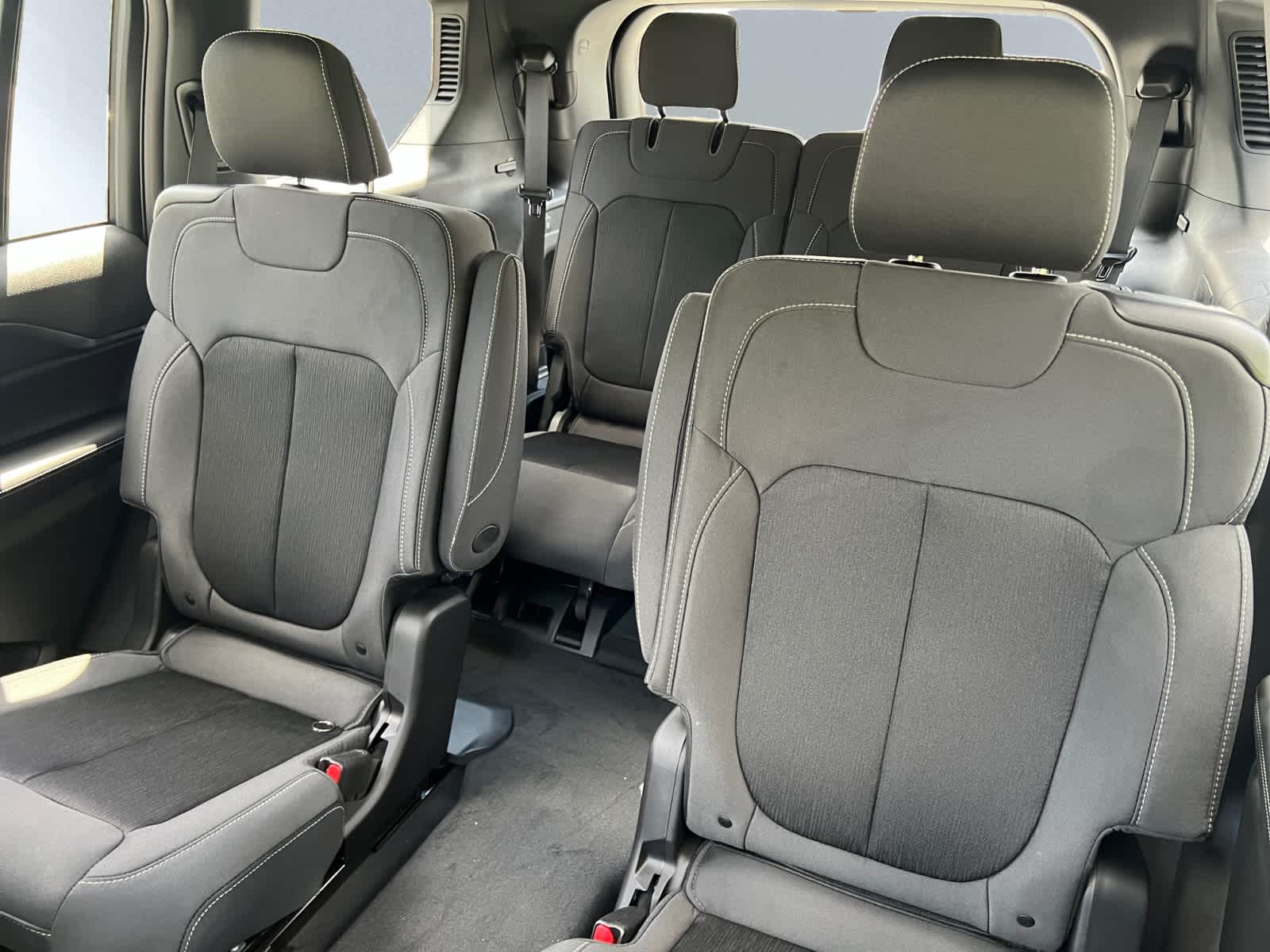 new 2025 Jeep Grand Cherokee car, priced at $41,530