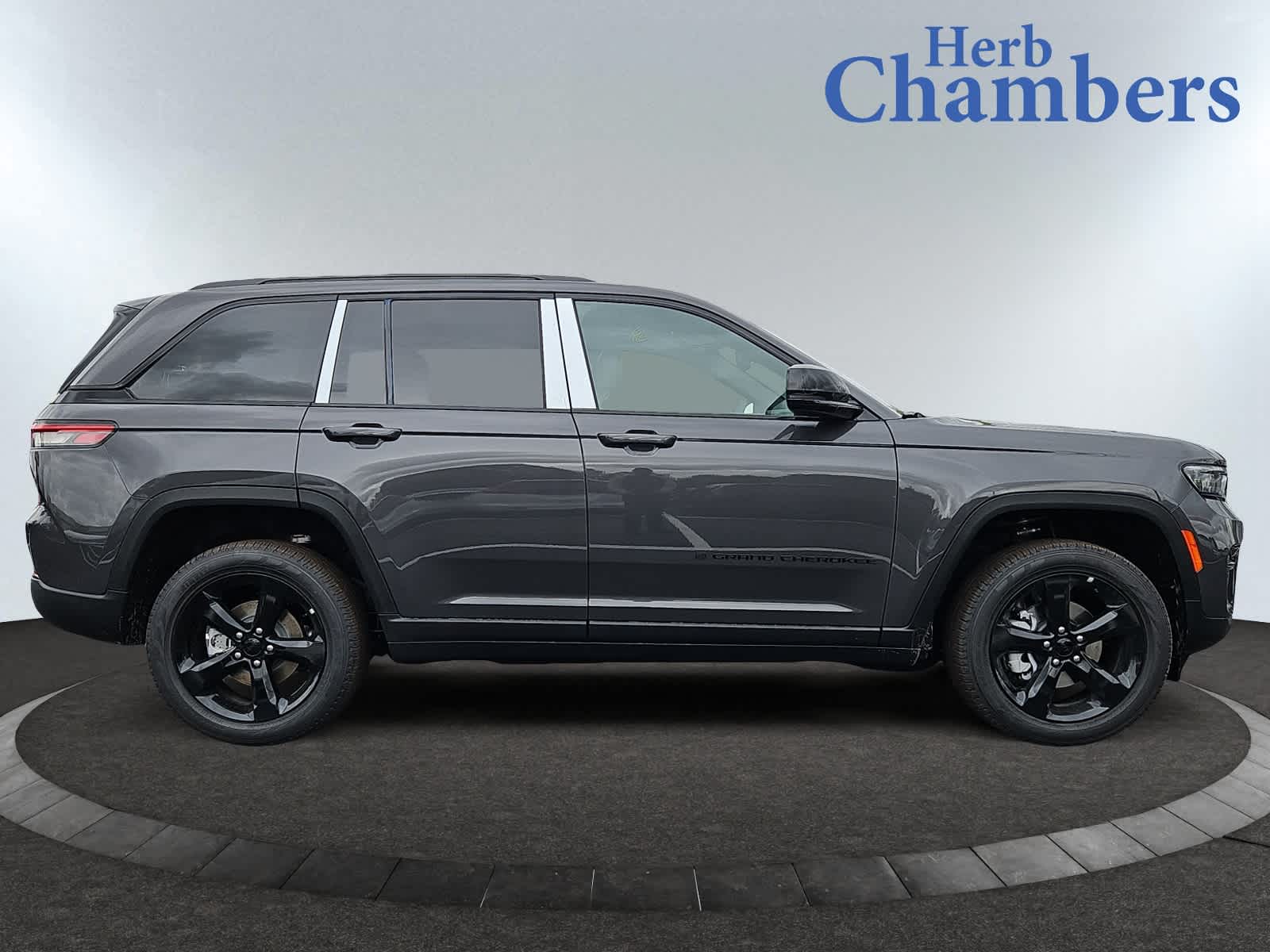 new 2024 Jeep Grand Cherokee car, priced at $53,579