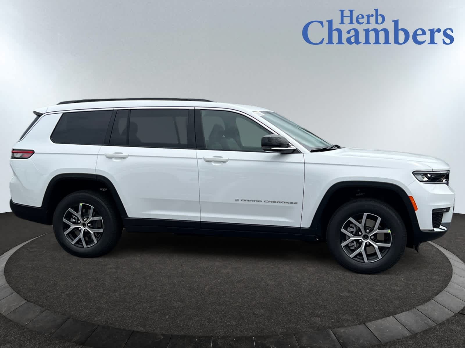 new 2025 Jeep Grand Cherokee car, priced at $49,515