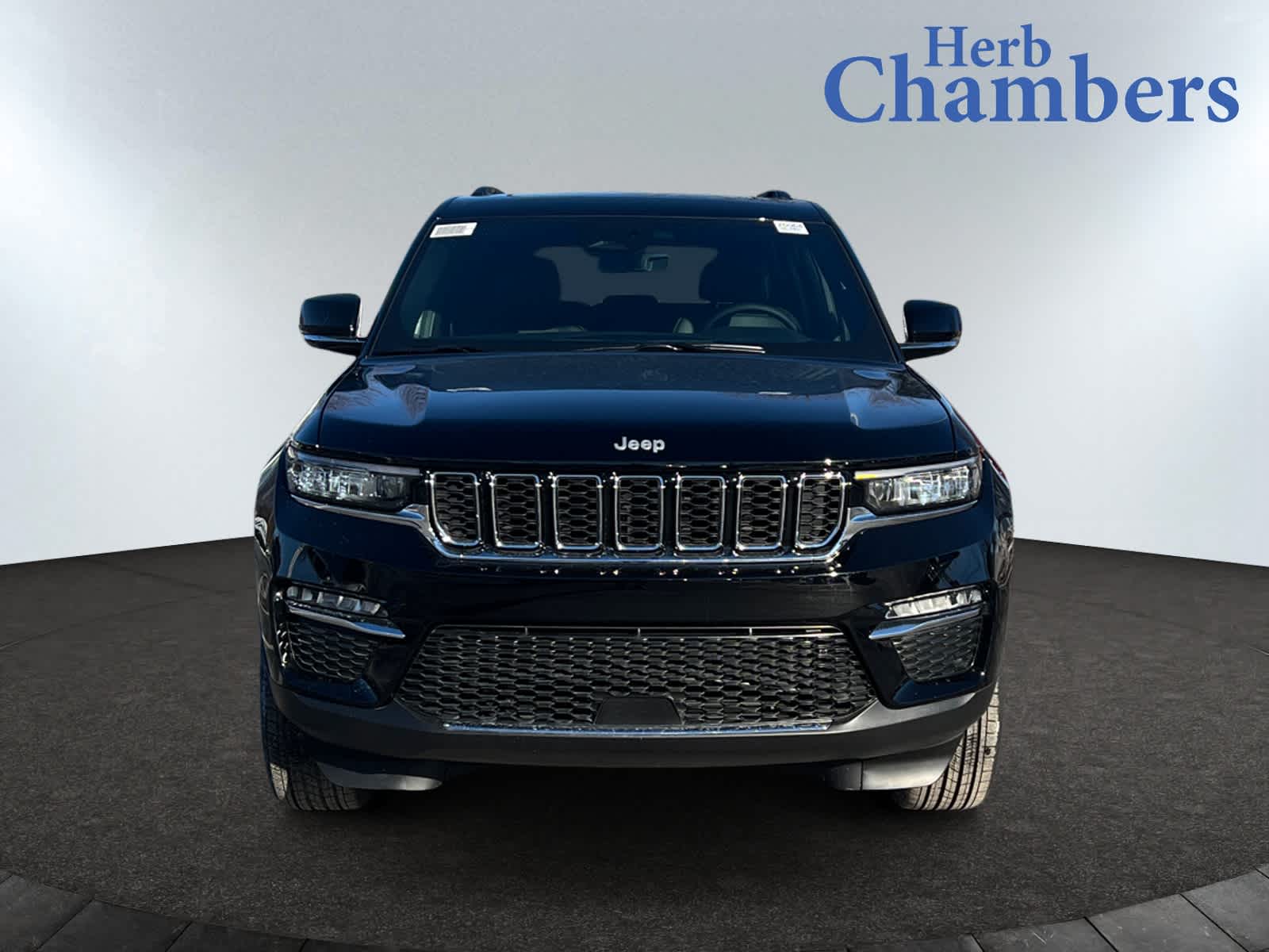 new 2025 Jeep Grand Cherokee car, priced at $48,010