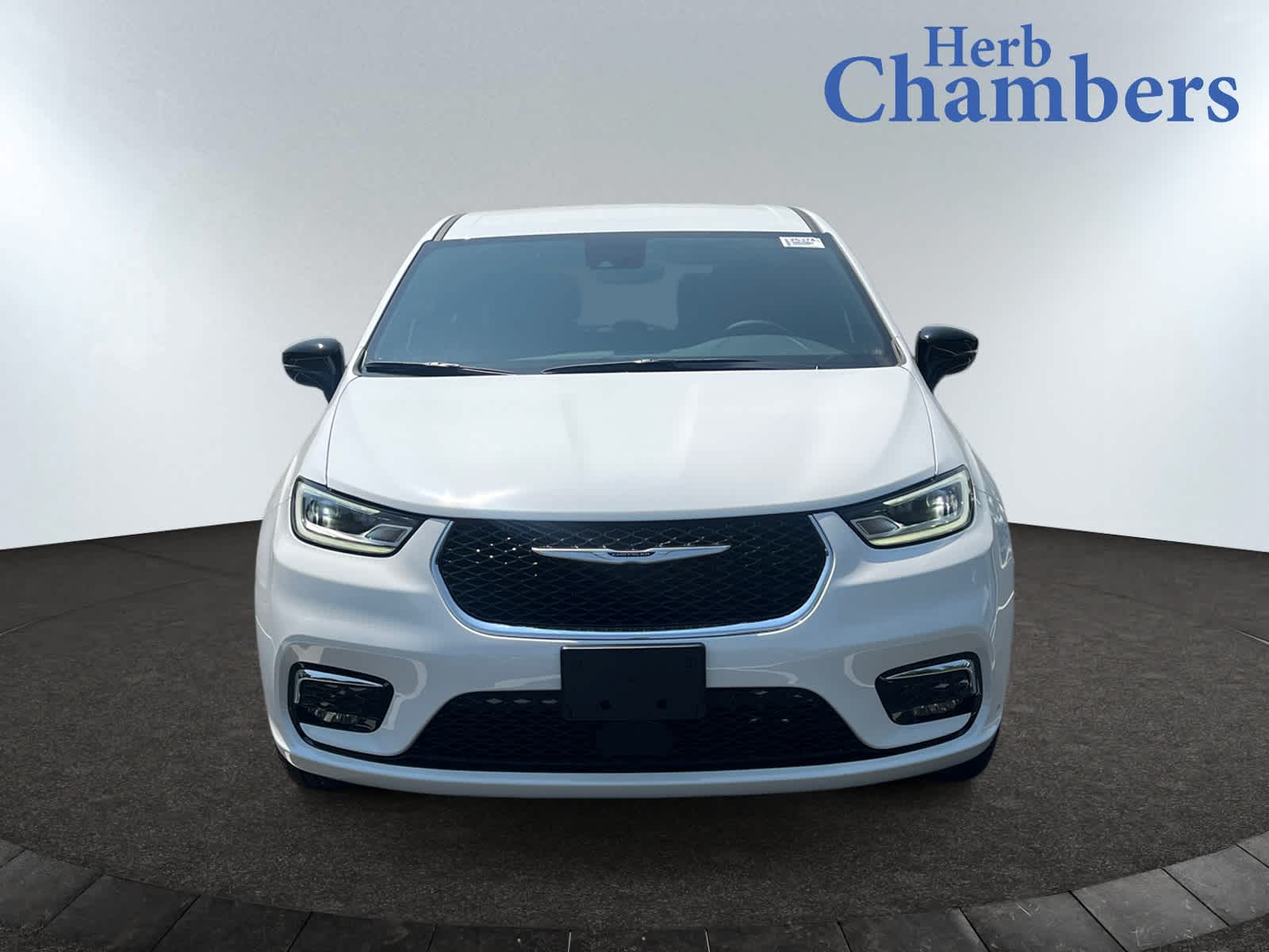 new 2025 Chrysler Pacifica car, priced at $47,440