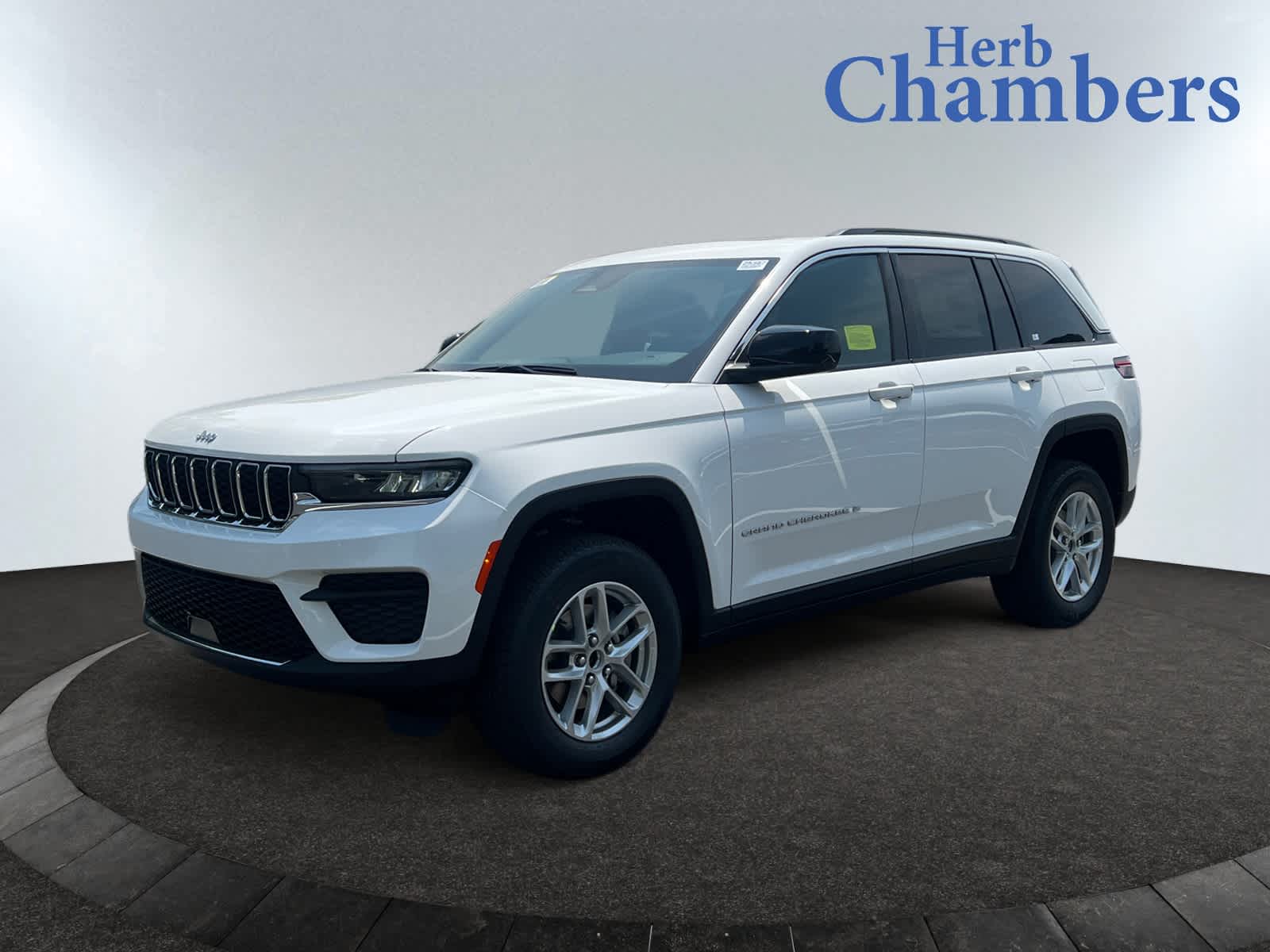 new 2025 Jeep Grand Cherokee car, priced at $41,575