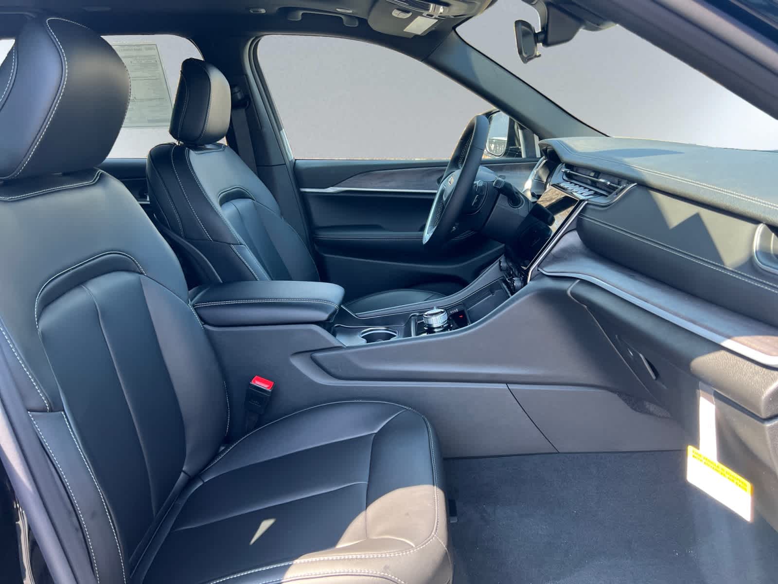 new 2025 Jeep Grand Cherokee car, priced at $52,735