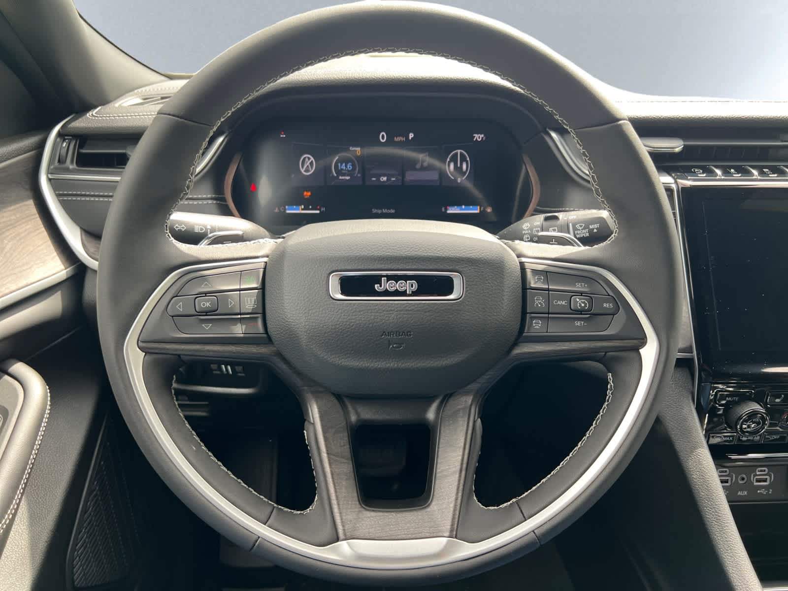 new 2025 Jeep Grand Cherokee car, priced at $49,415