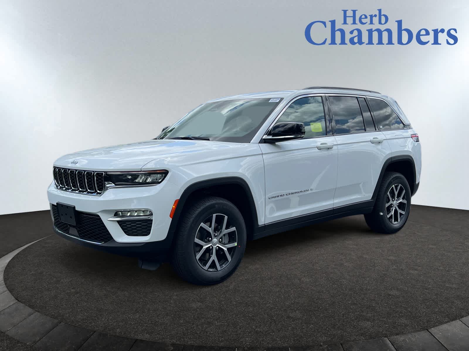new 2025 Jeep Grand Cherokee car, priced at $49,415