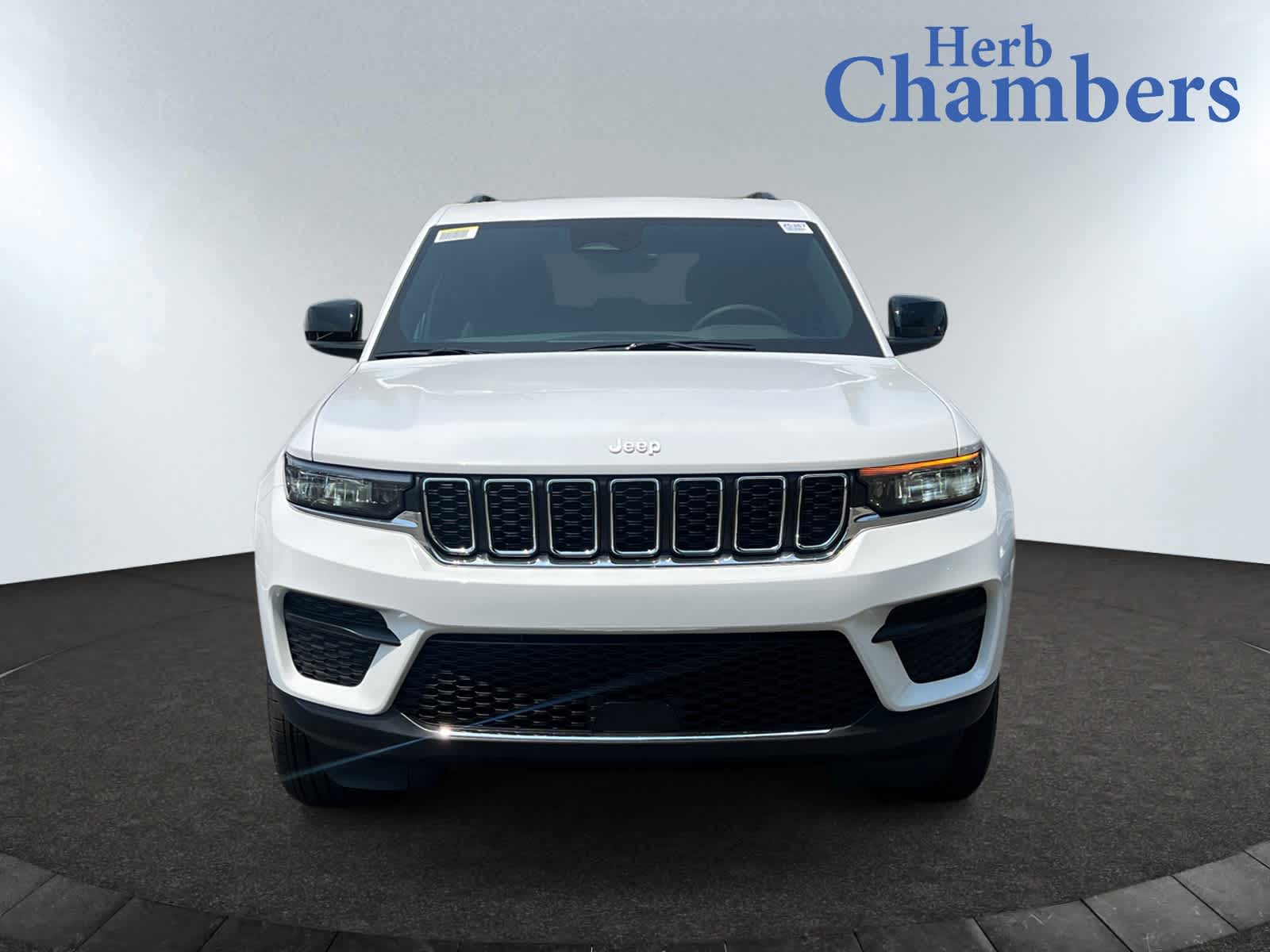 new 2025 Jeep Grand Cherokee car, priced at $41,575