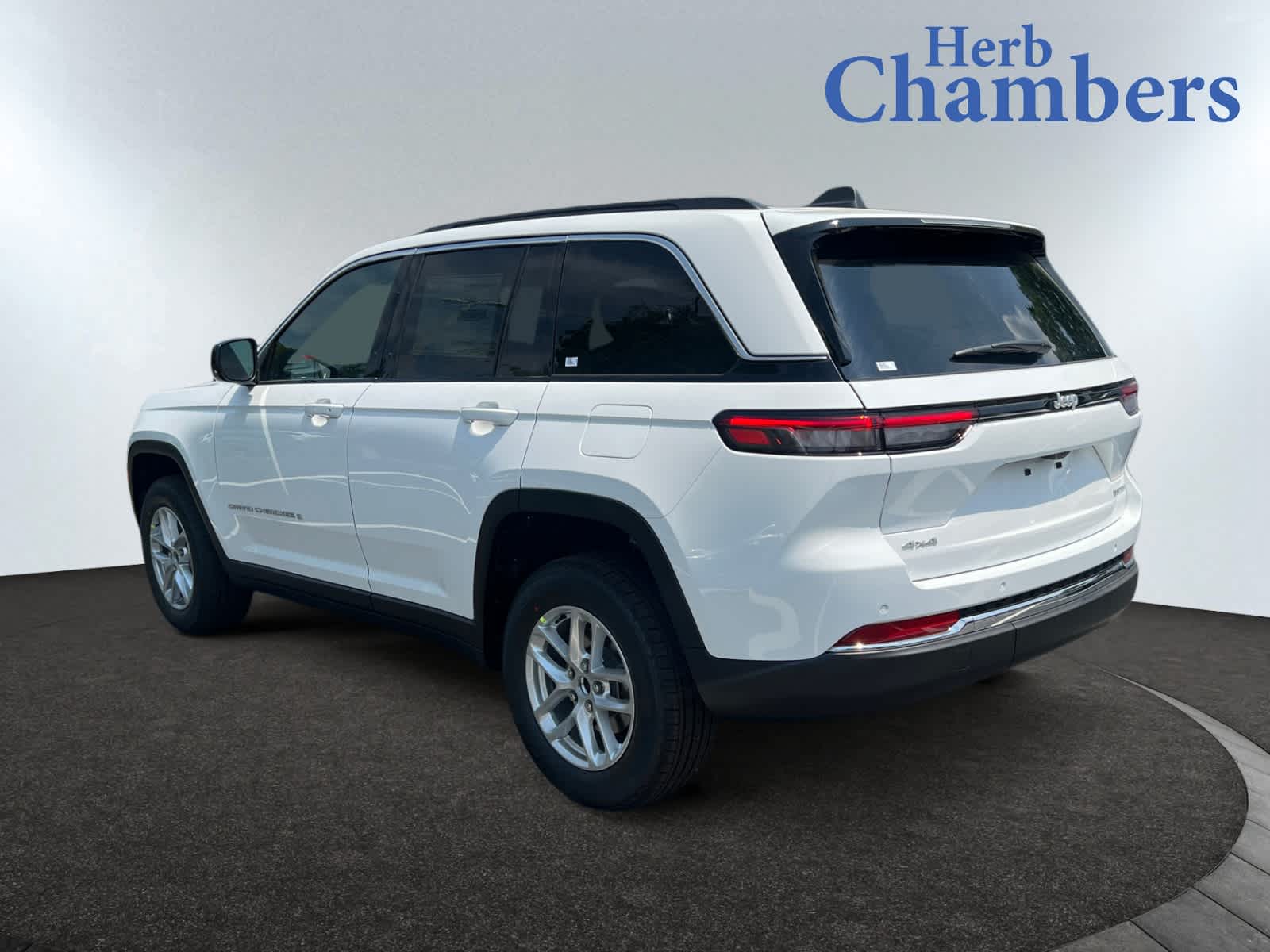 new 2025 Jeep Grand Cherokee car, priced at $41,575