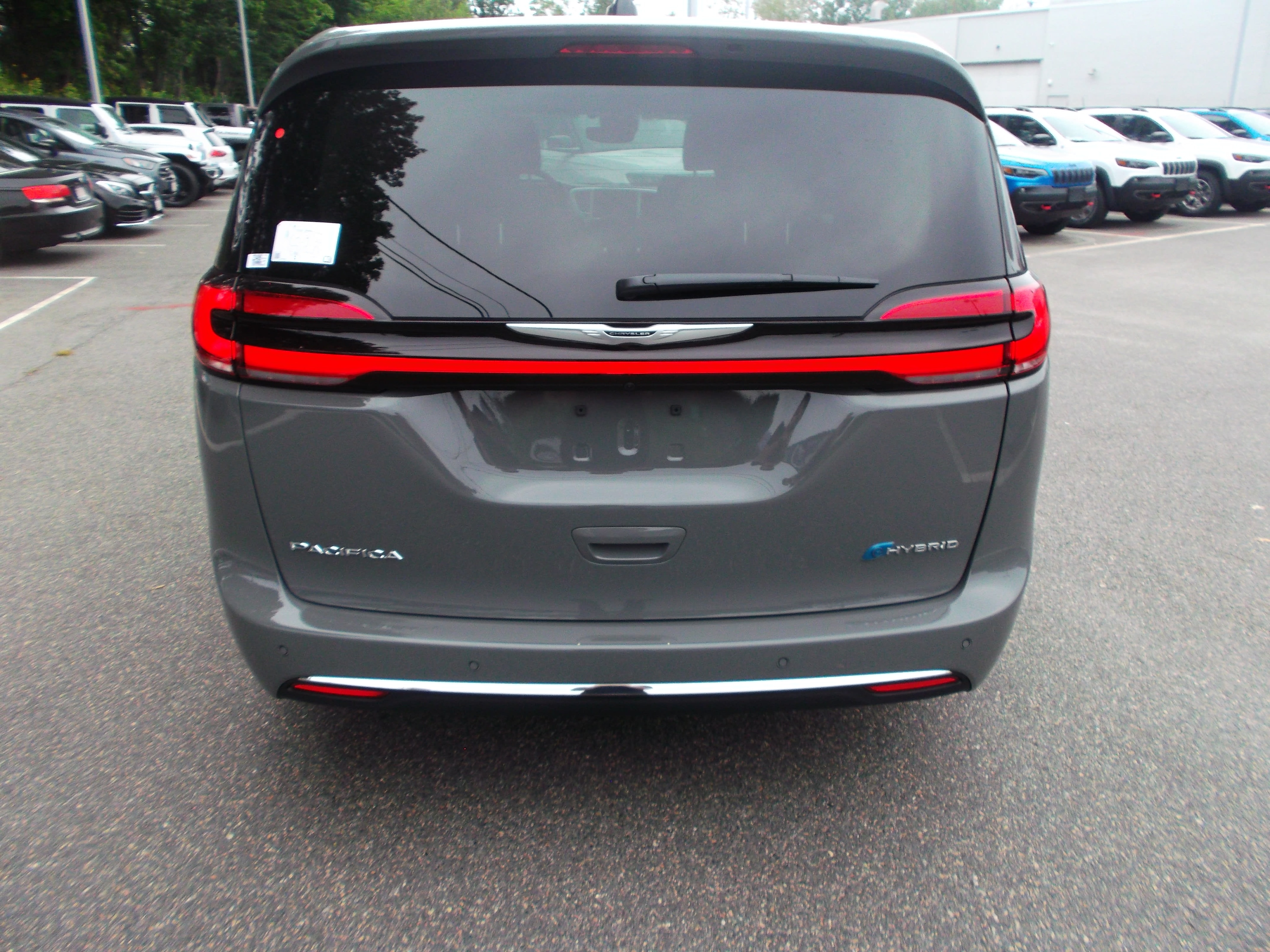 new 2023 Chrysler Pacifica Plug-In Hybrid car, priced at $51,735