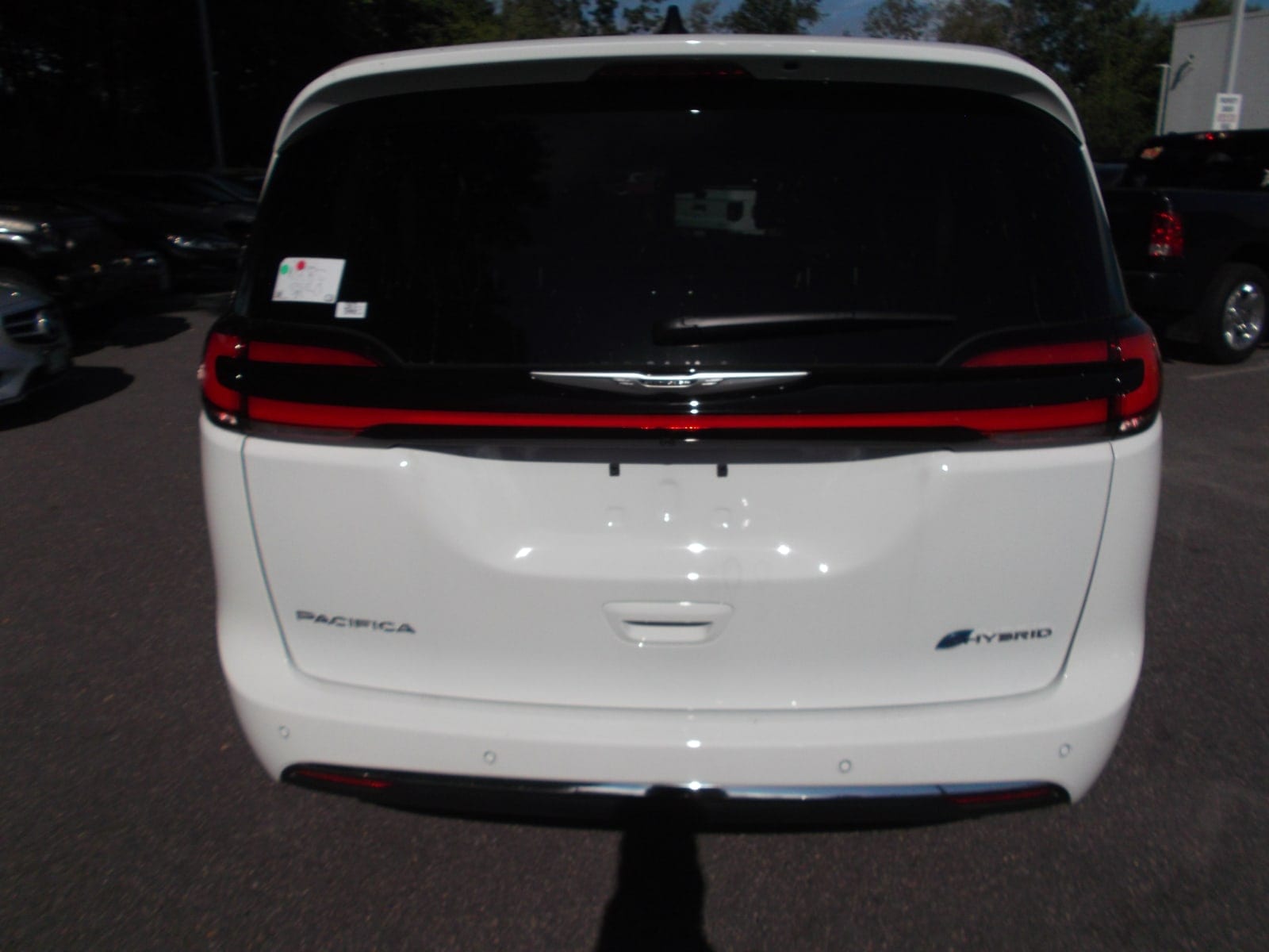 new 2023 Chrysler Pacifica Plug-In Hybrid car, priced at $51,690