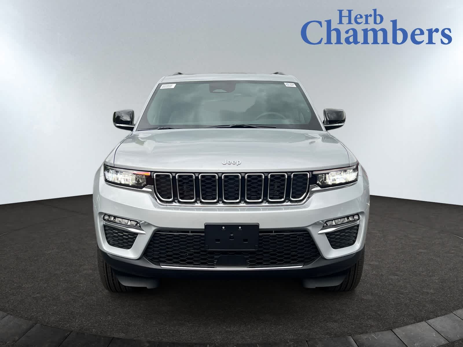new 2025 Jeep Grand Cherokee car, priced at $48,010