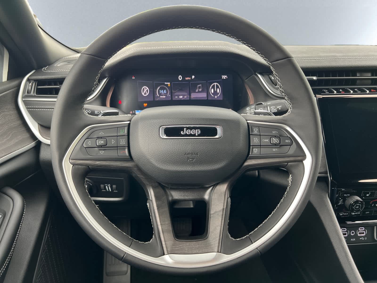 new 2025 Jeep Grand Cherokee car, priced at $49,415