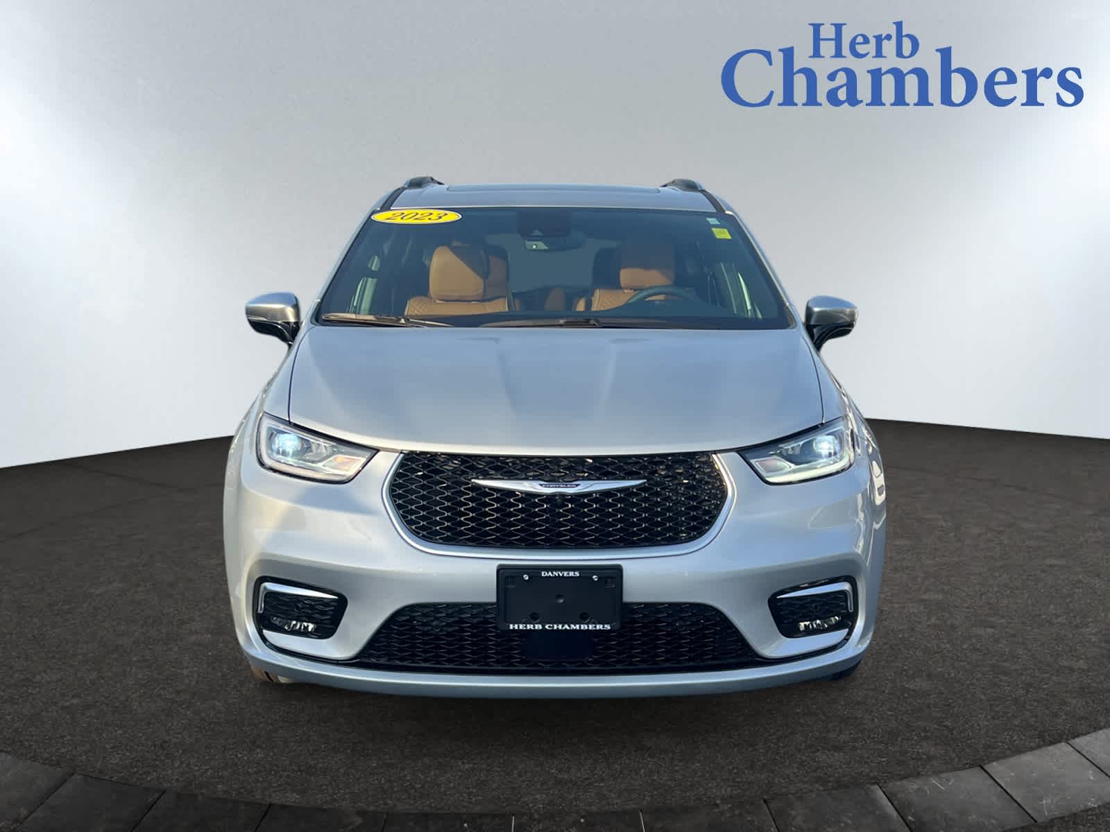 used 2023 Chrysler Pacifica Plug-In Hybrid car, priced at $40,998