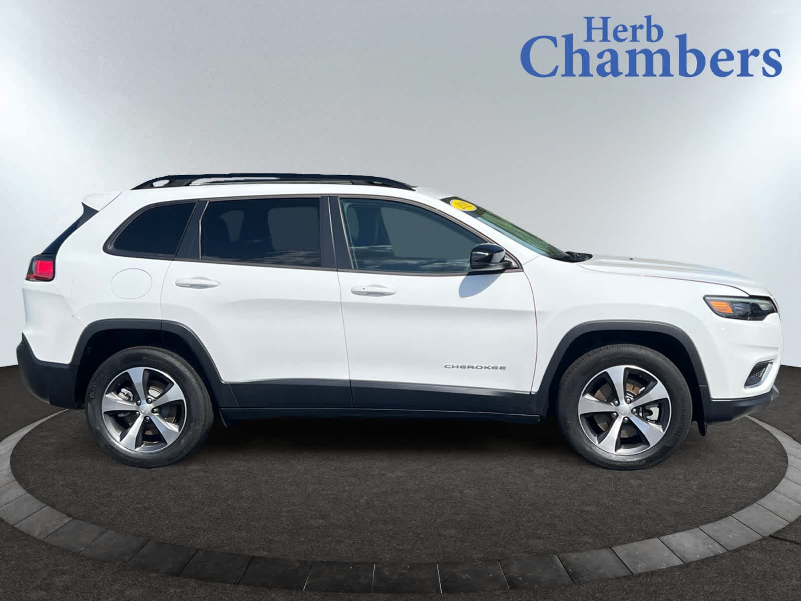 used 2022 Jeep Cherokee car, priced at $29,398