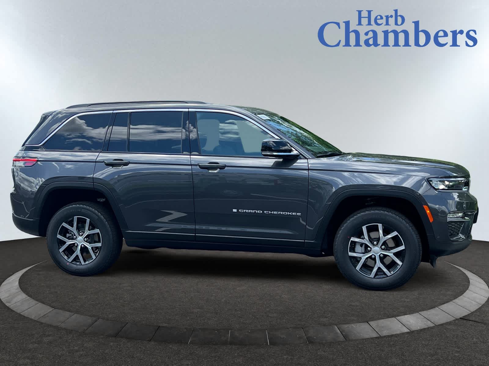 new 2025 Jeep Grand Cherokee car, priced at $50,935