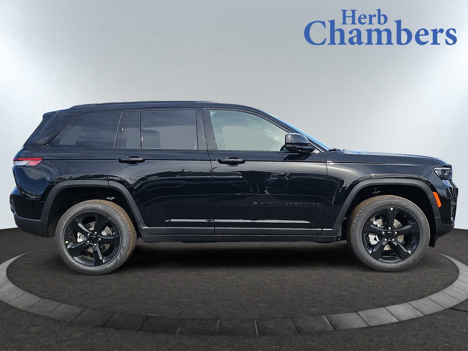 new 2025 Jeep Grand Cherokee car, priced at $49,584