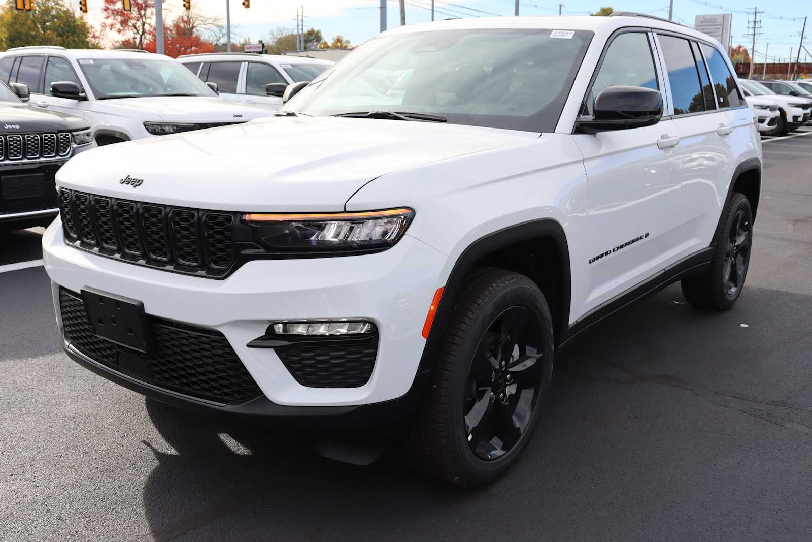 new 2024 Jeep Grand Cherokee car, priced at $51,989