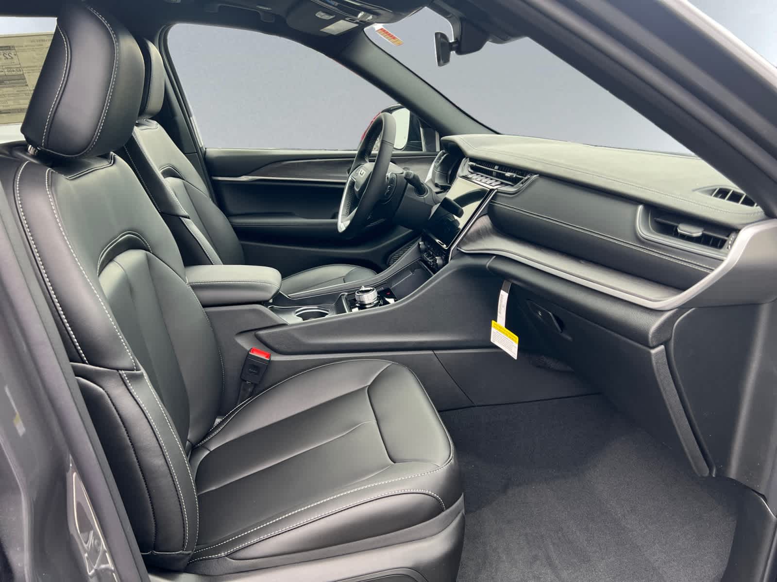 new 2025 Jeep Grand Cherokee car, priced at $49,005