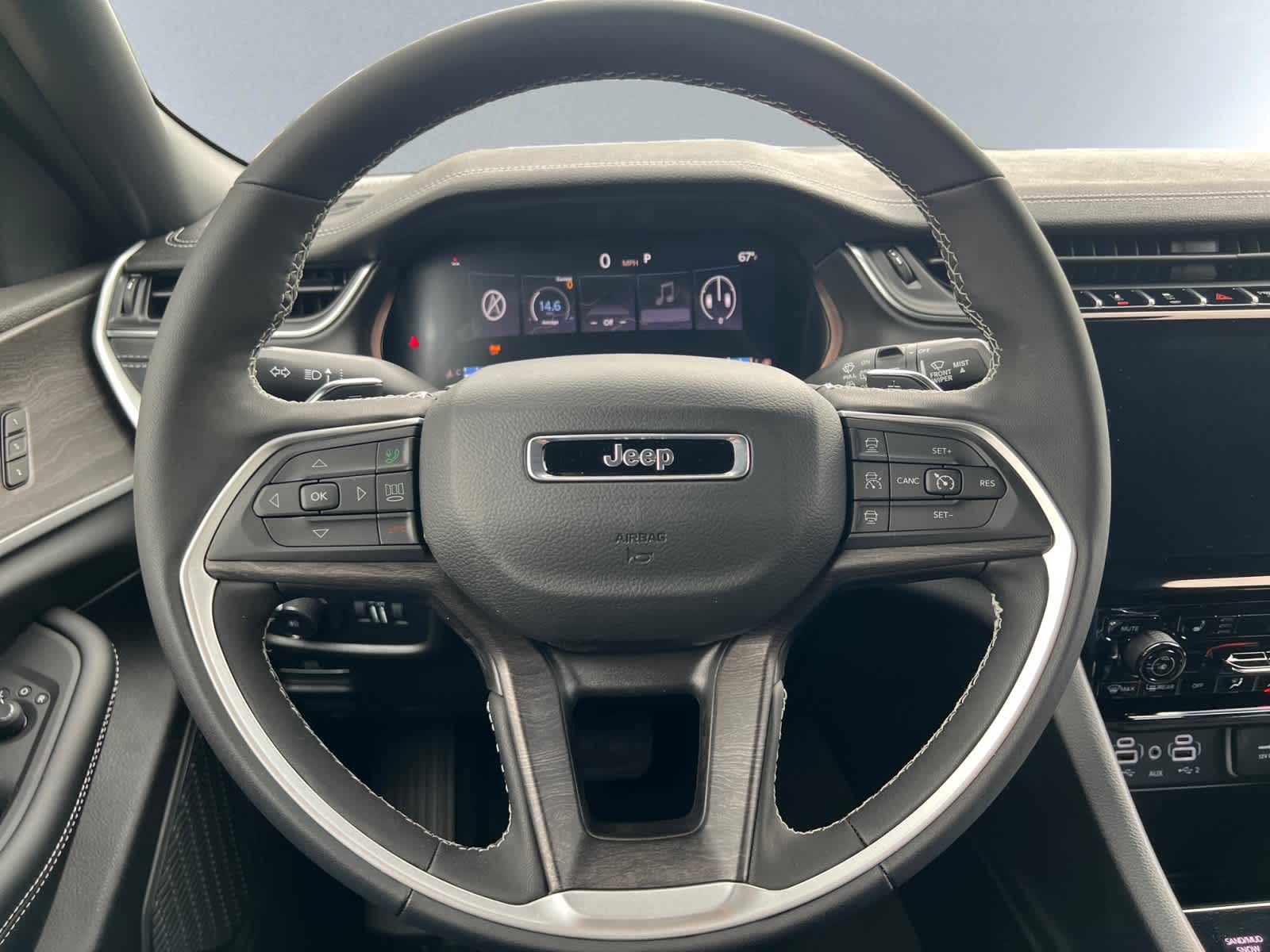 new 2025 Jeep Grand Cherokee car, priced at $48,010