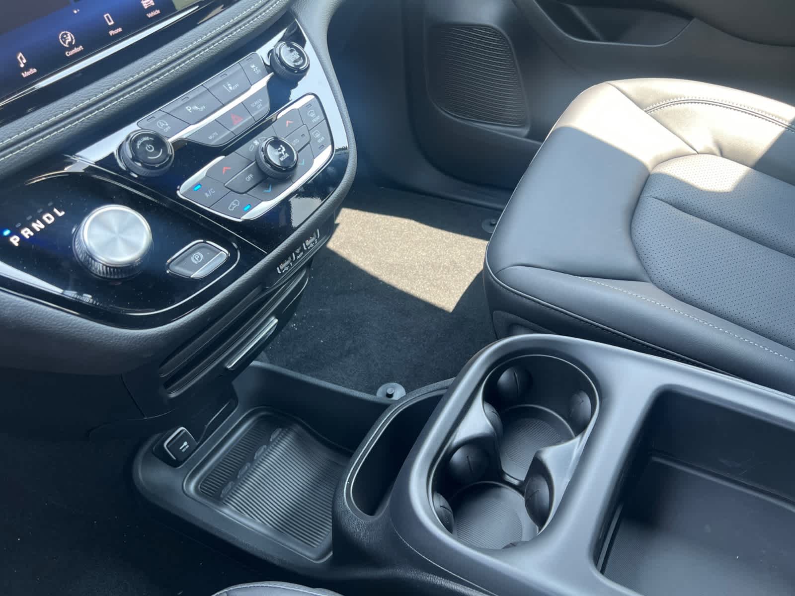 new 2025 Chrysler Pacifica car, priced at $47,440