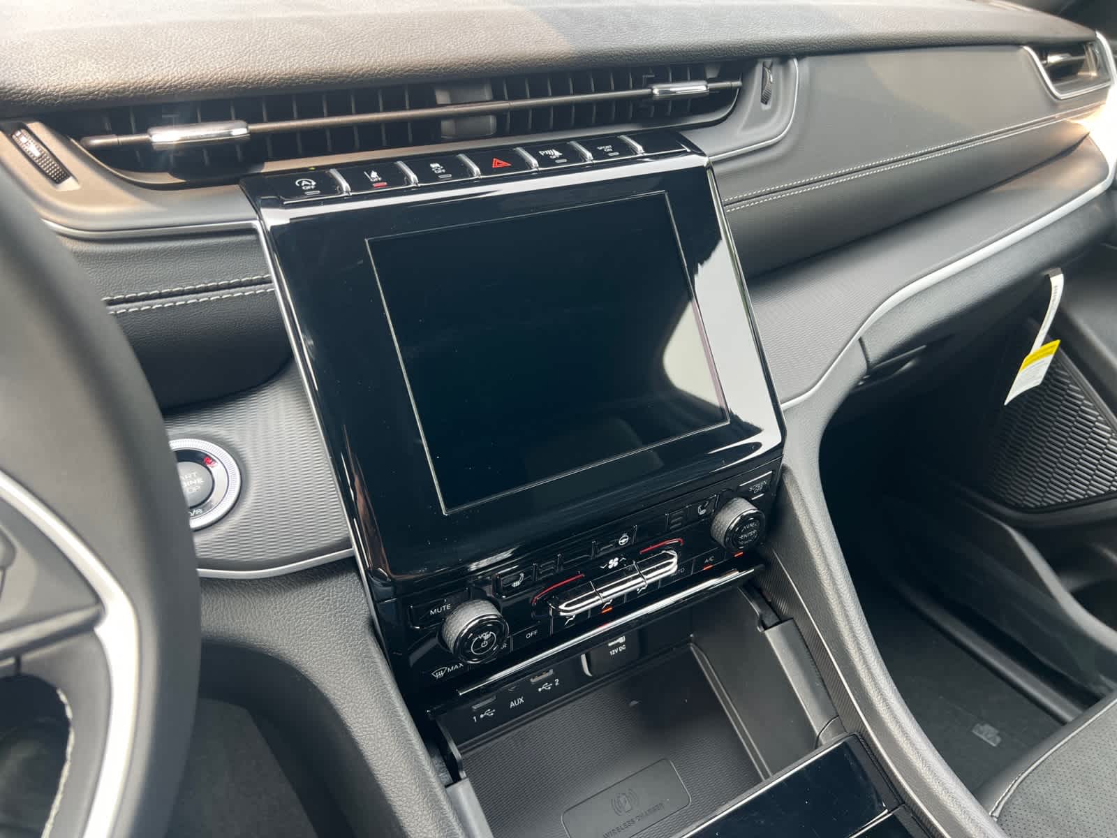new 2025 Jeep Grand Cherokee car, priced at $49,725