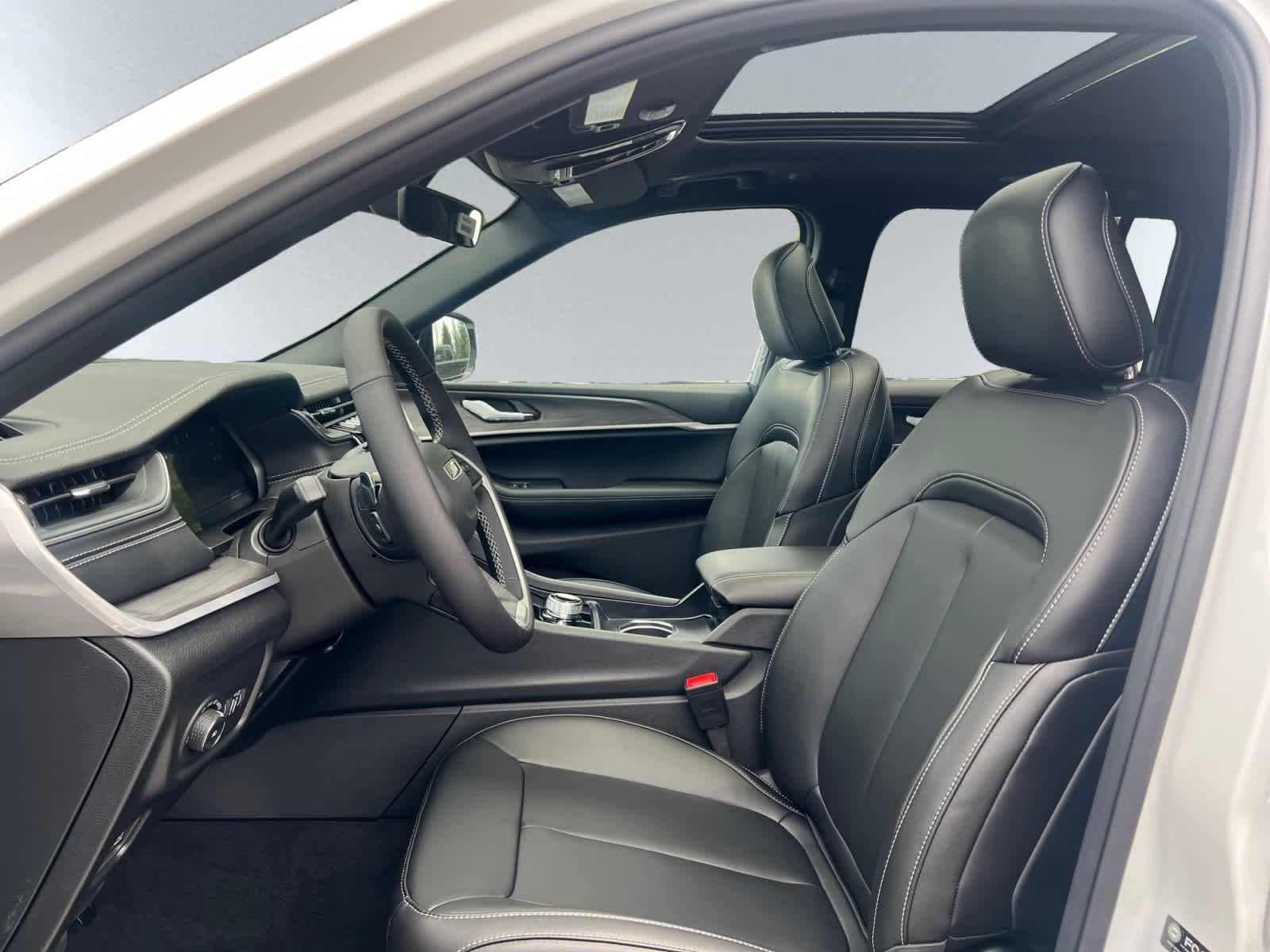 new 2025 Jeep Grand Cherokee car, priced at $48,410
