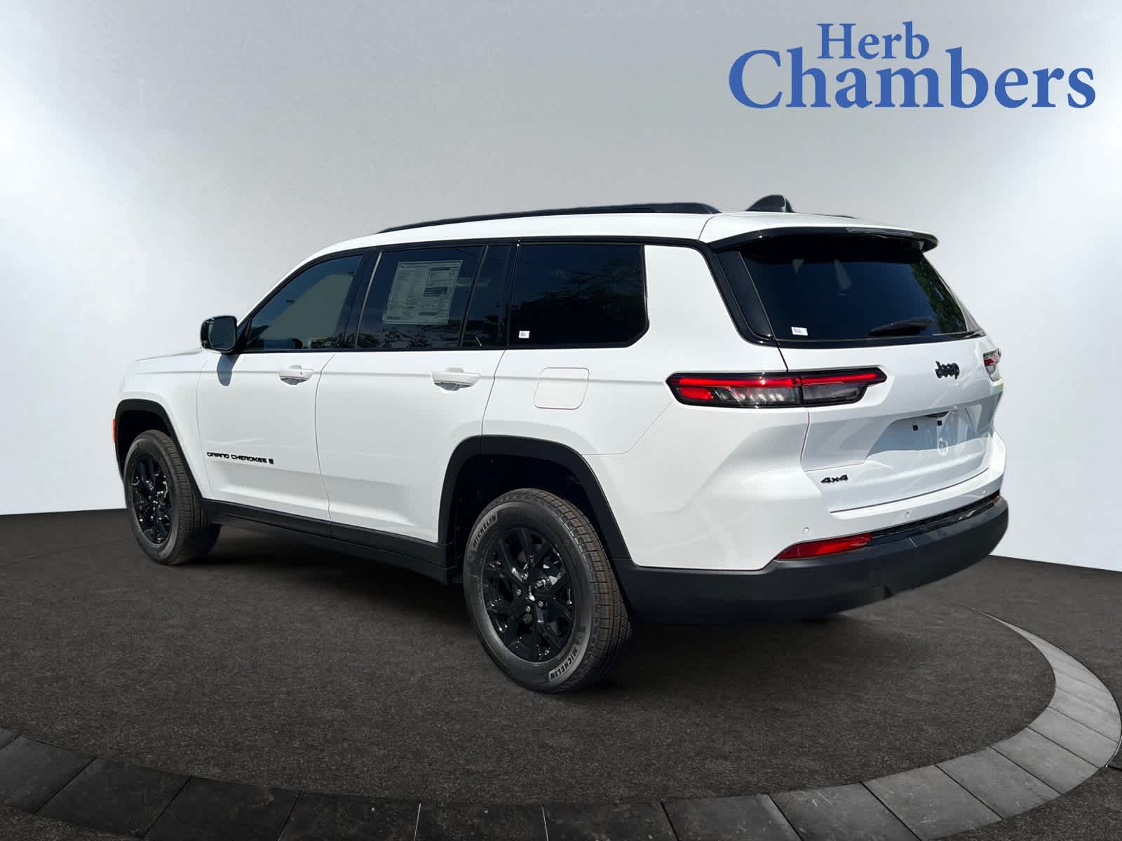 new 2025 Jeep Grand Cherokee car, priced at $46,135