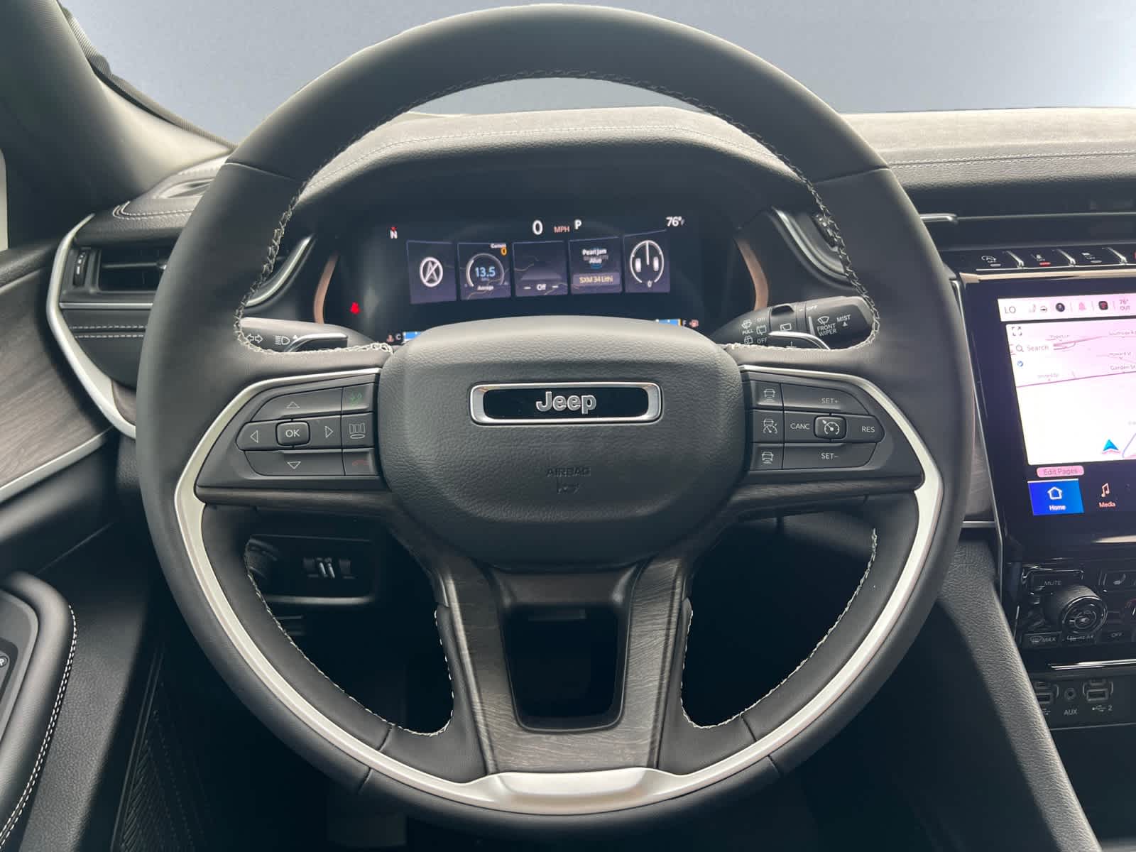 new 2025 Jeep Grand Cherokee car, priced at $48,010
