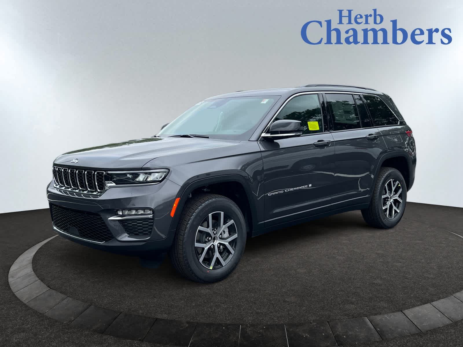 new 2025 Jeep Grand Cherokee car, priced at $49,005