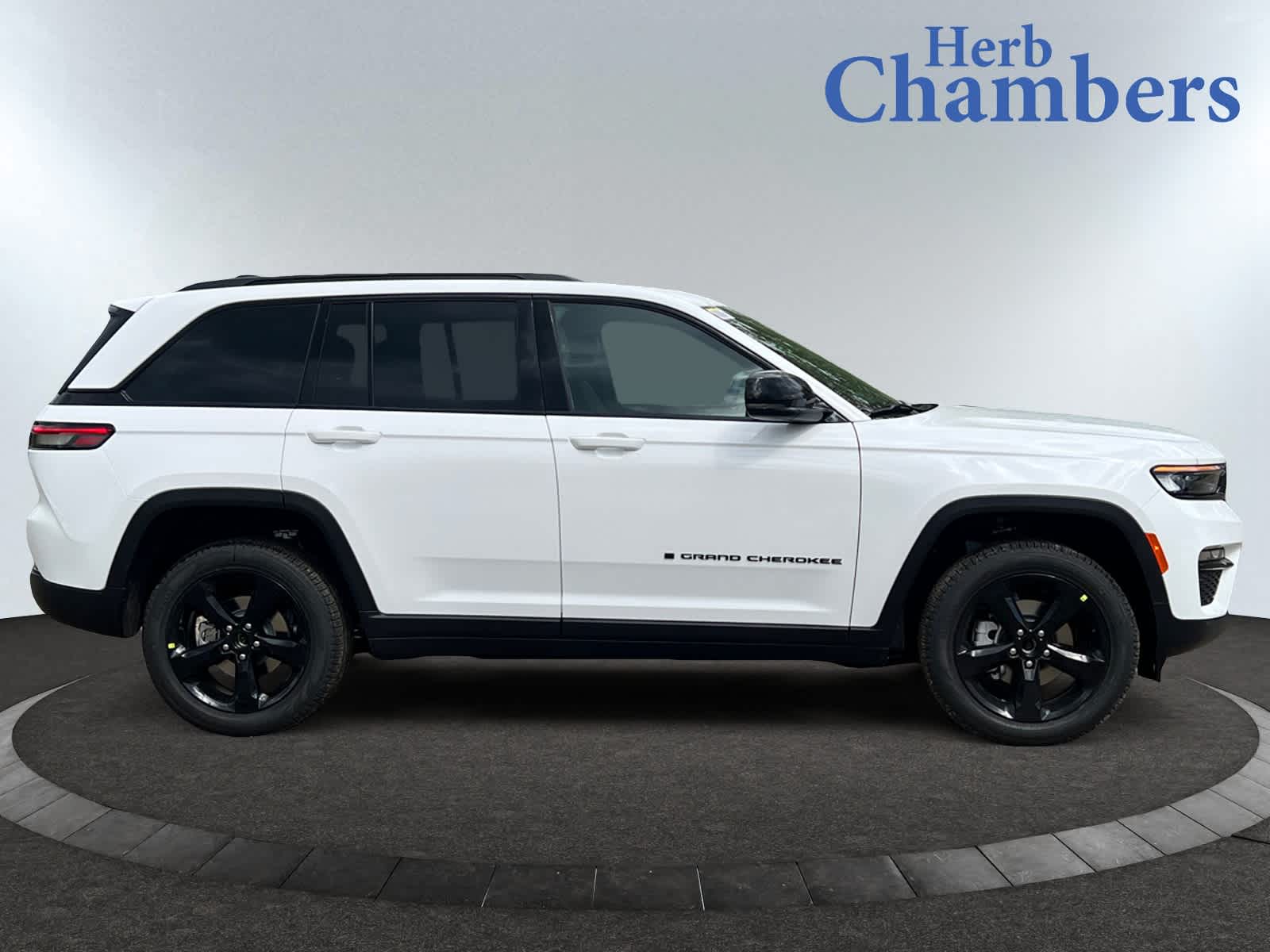 new 2025 Jeep Grand Cherokee car, priced at $52,140