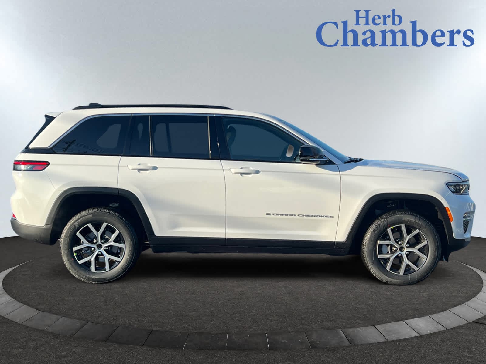 new 2025 Jeep Grand Cherokee car, priced at $48,115