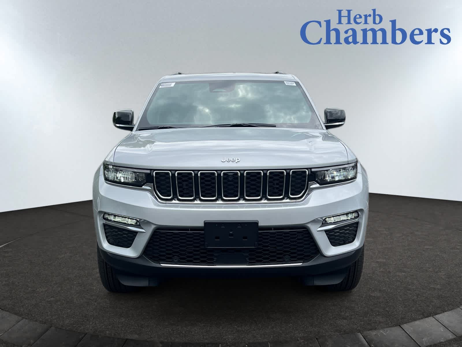 new 2025 Jeep Grand Cherokee car, priced at $50,935