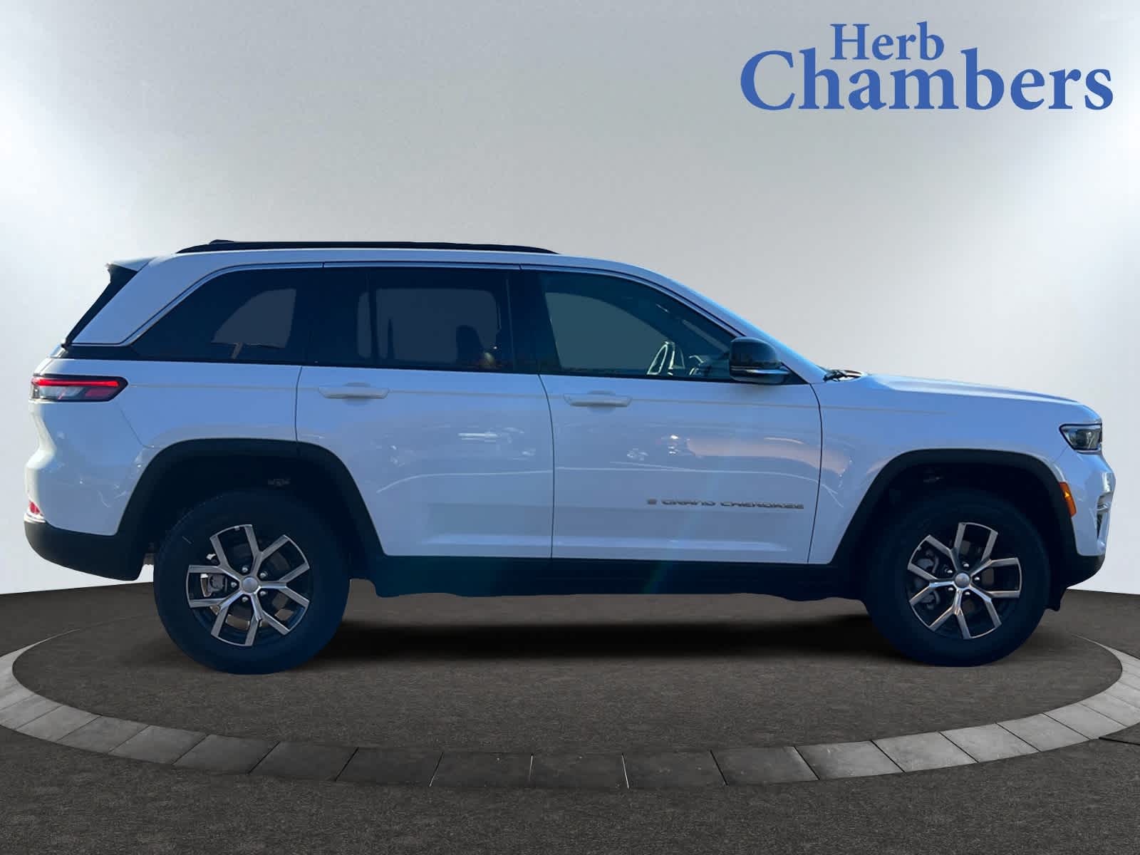 new 2025 Jeep Grand Cherokee car, priced at $46,264