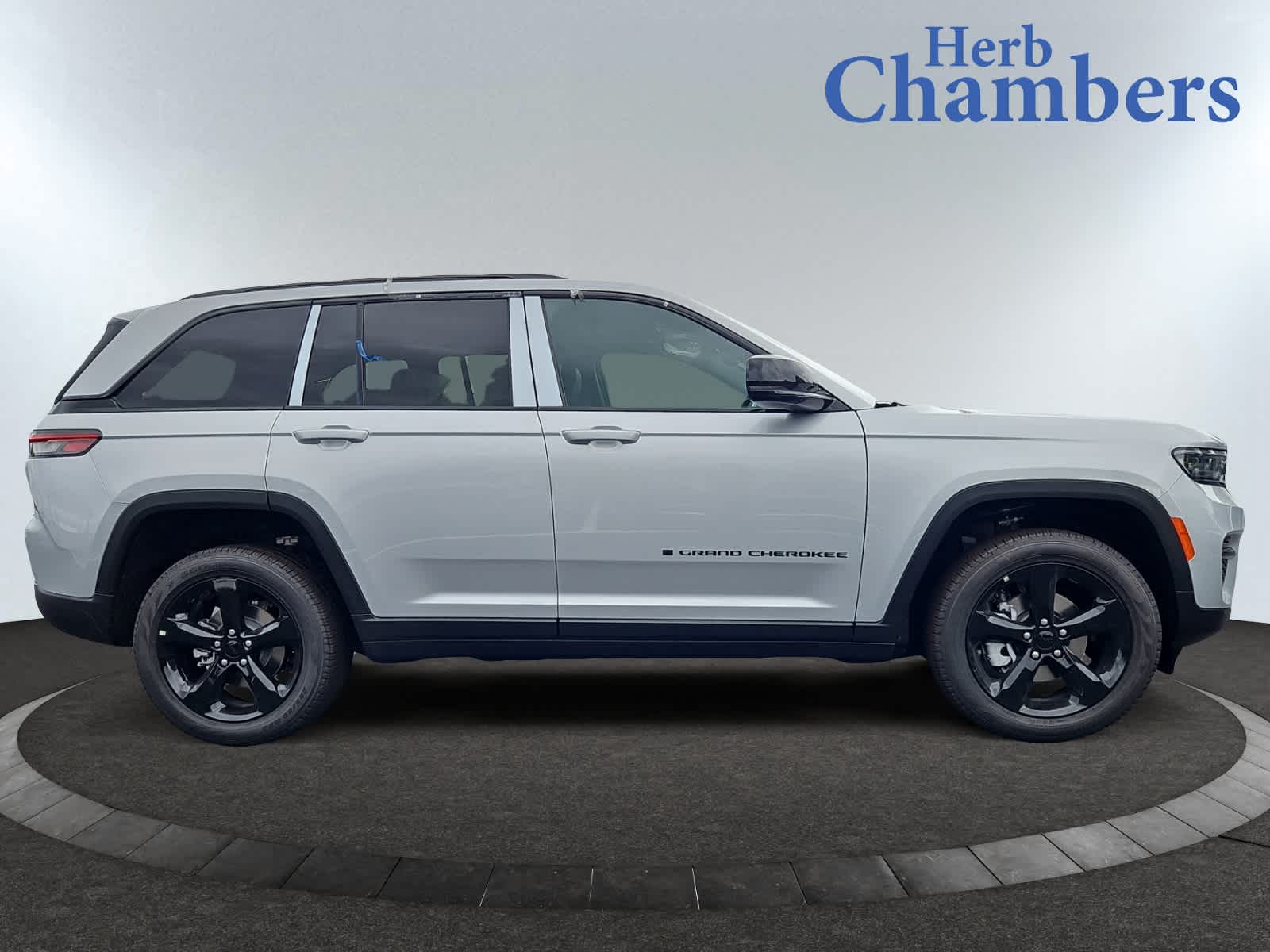 new 2024 Jeep Grand Cherokee car, priced at $52,584