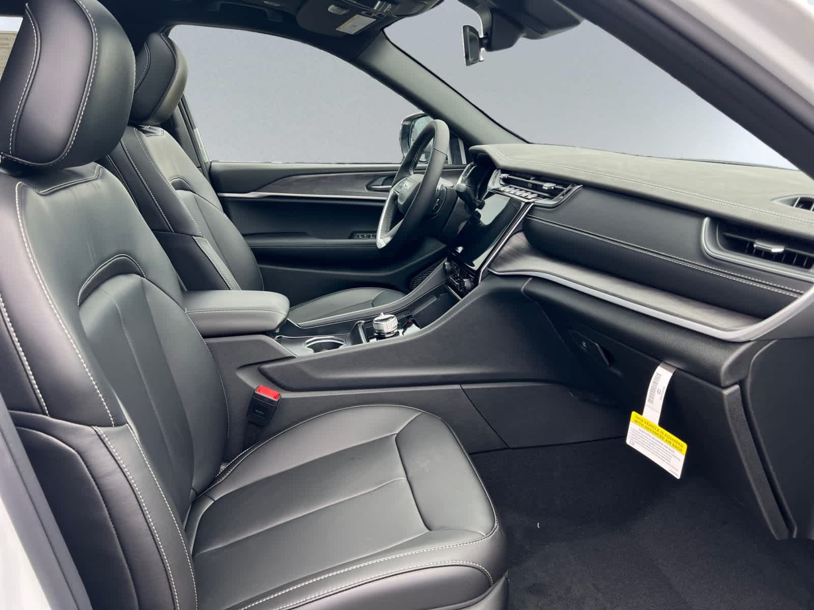 new 2025 Jeep Grand Cherokee car, priced at $49,515