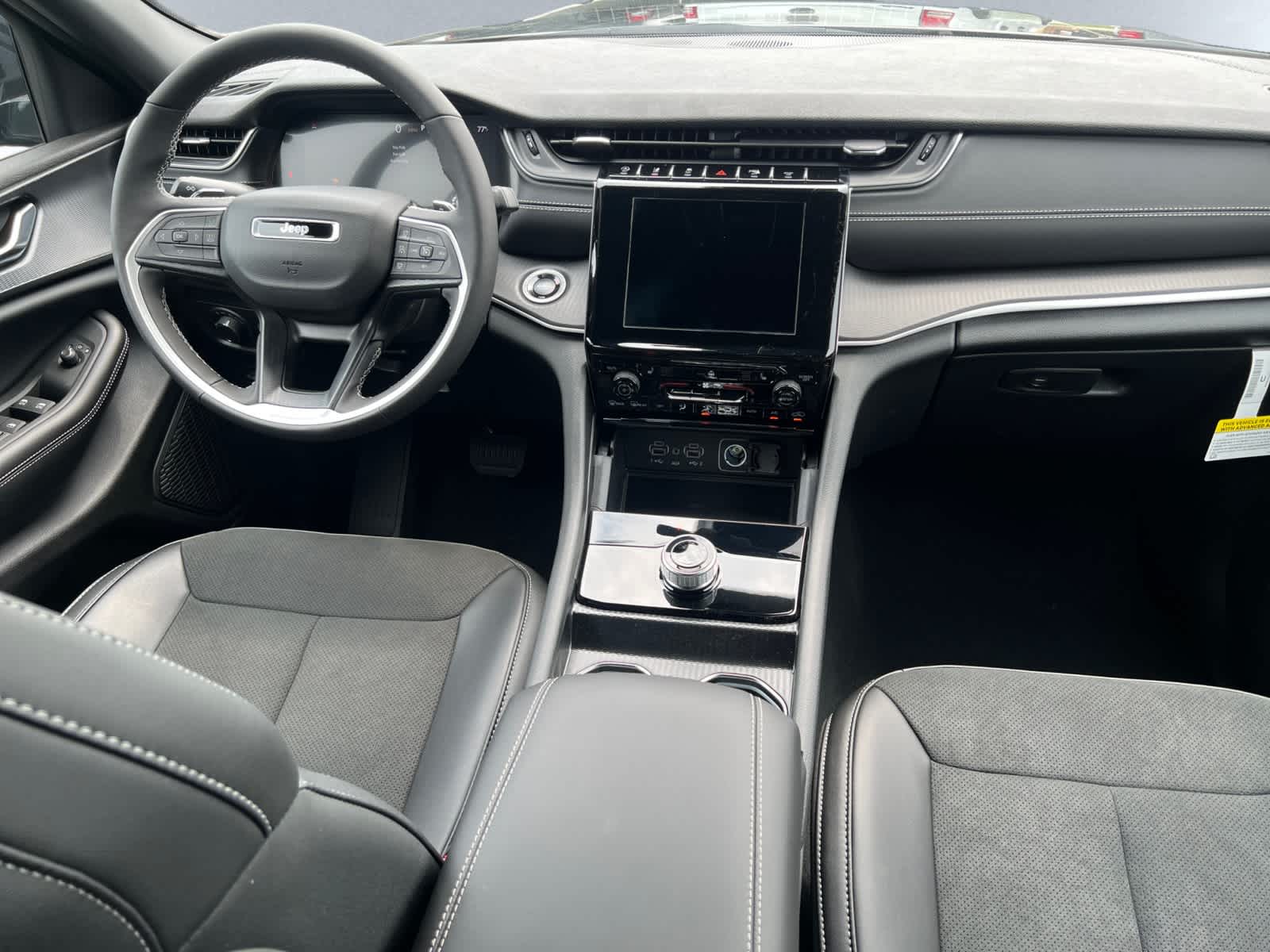 new 2025 Jeep Grand Cherokee car, priced at $46,730