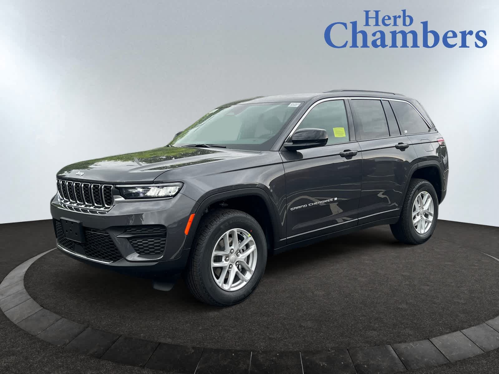 new 2025 Jeep Grand Cherokee car, priced at $42,375
