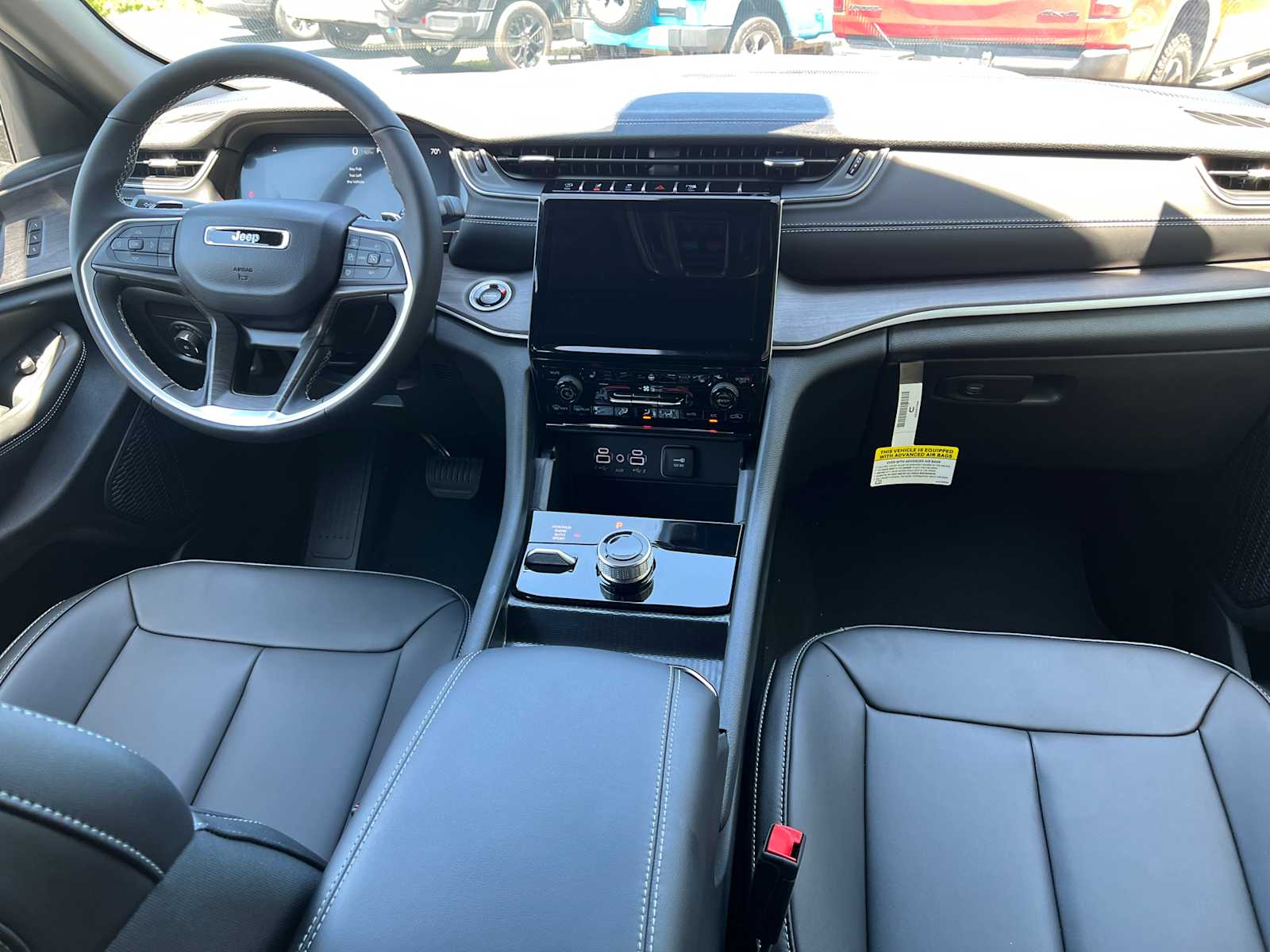 new 2025 Jeep Grand Cherokee car, priced at $49,005