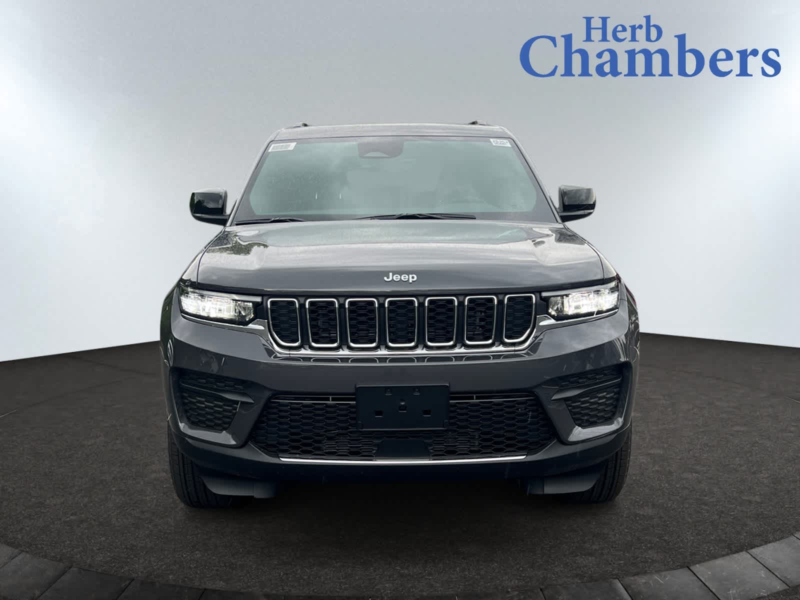 new 2025 Jeep Grand Cherokee car, priced at $42,375