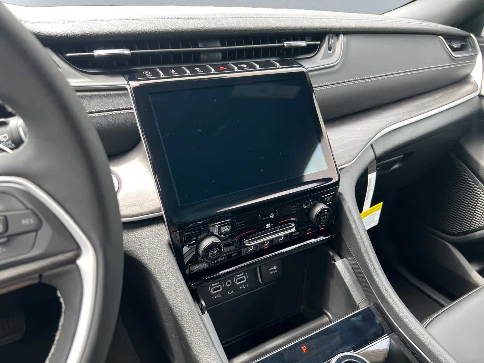 new 2025 Jeep Grand Cherokee car, priced at $49,005