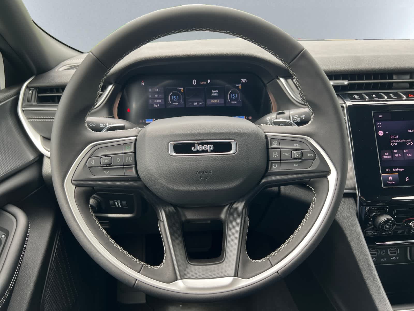 new 2025 Jeep Grand Cherokee car, priced at $42,375