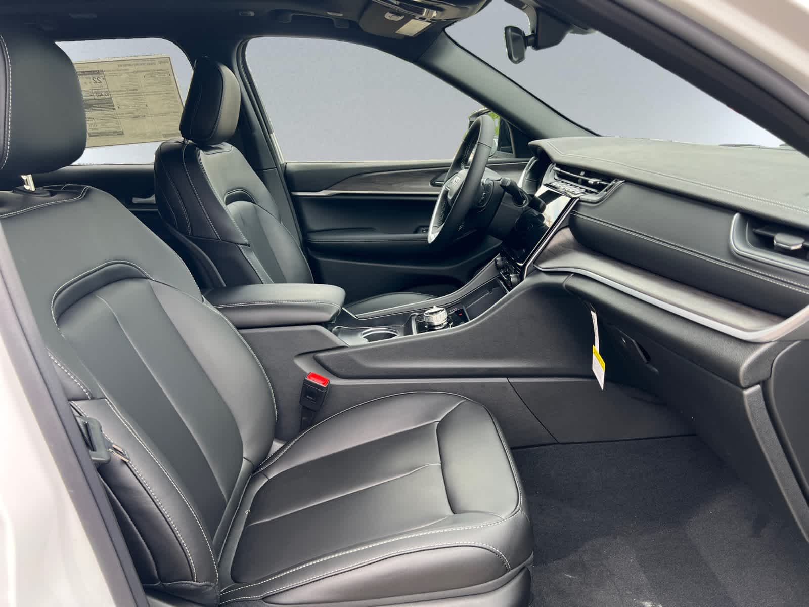 new 2025 Jeep Grand Cherokee car, priced at $49,415