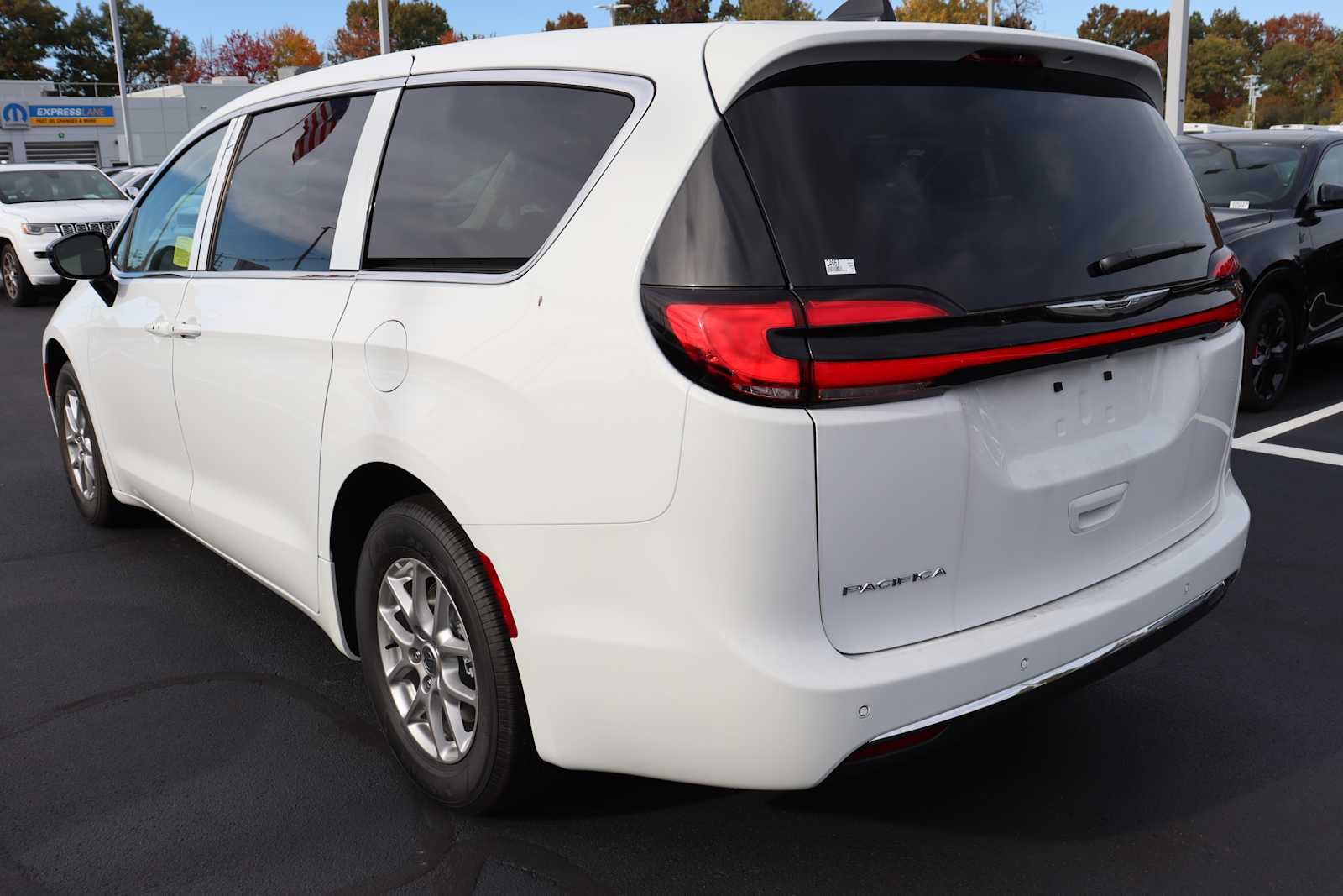 new 2024 Chrysler Pacifica car, priced at $43,500