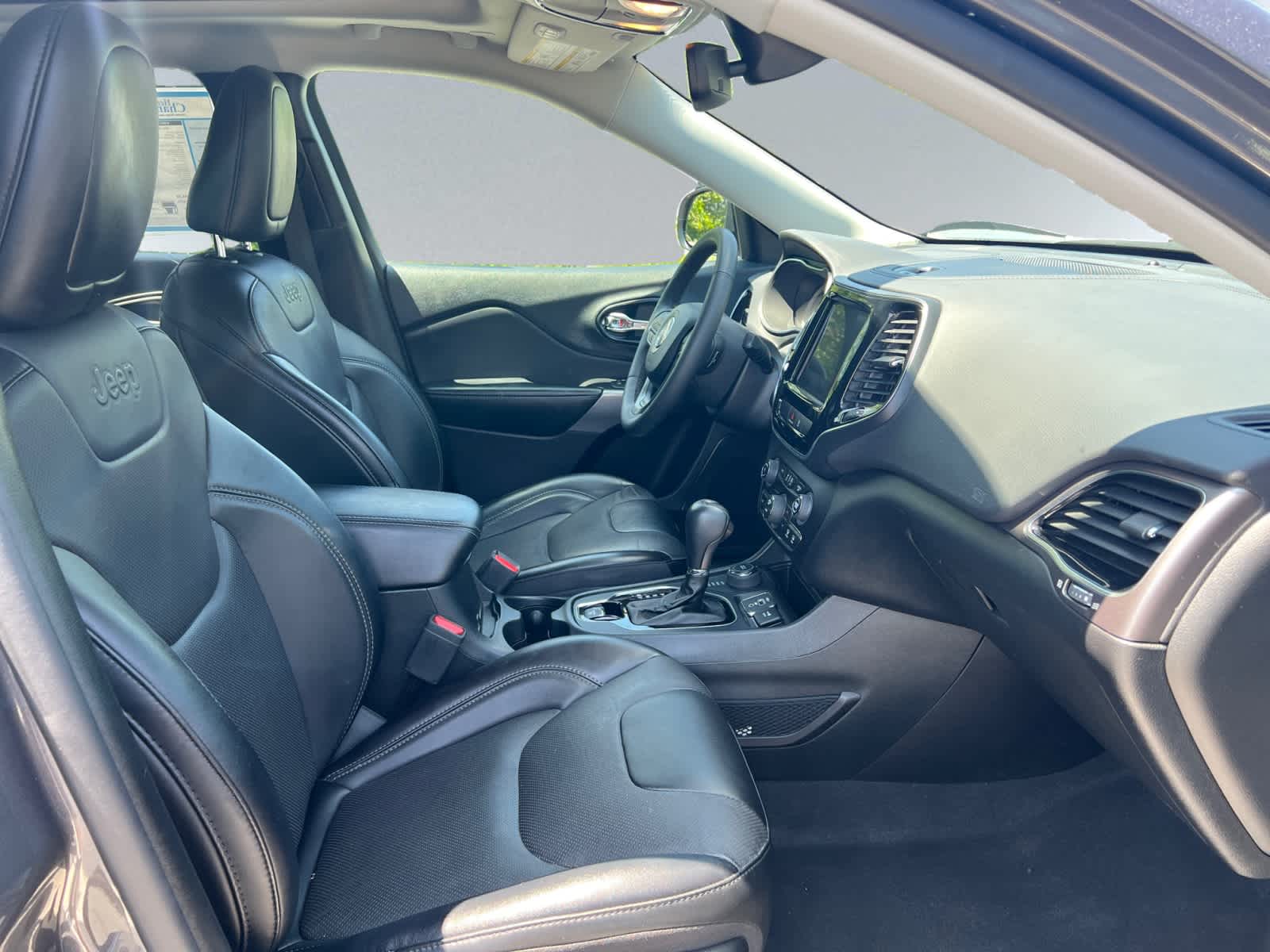 used 2022 Jeep Cherokee car, priced at $28,998