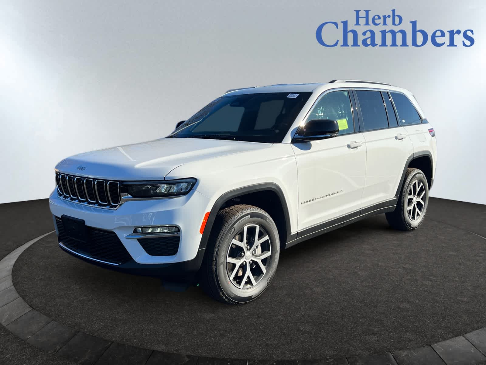 new 2025 Jeep Grand Cherokee car, priced at $46,264