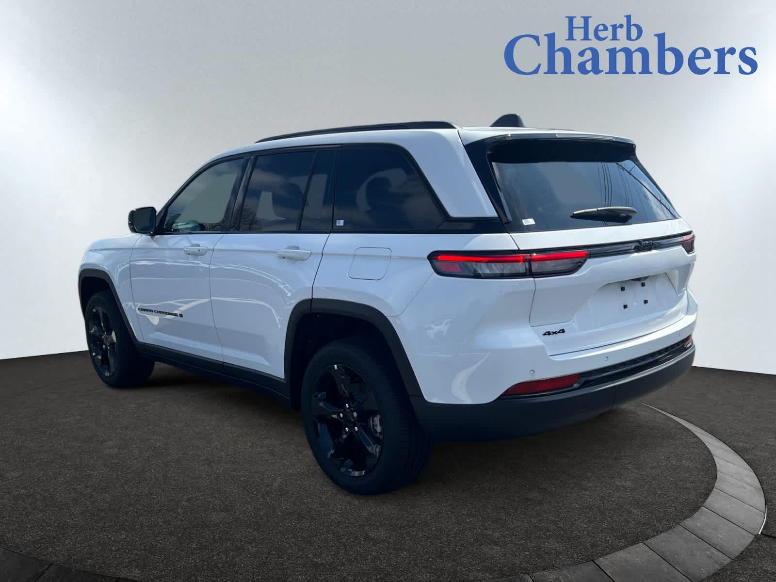 new 2024 Jeep Grand Cherokee car, priced at $39,995