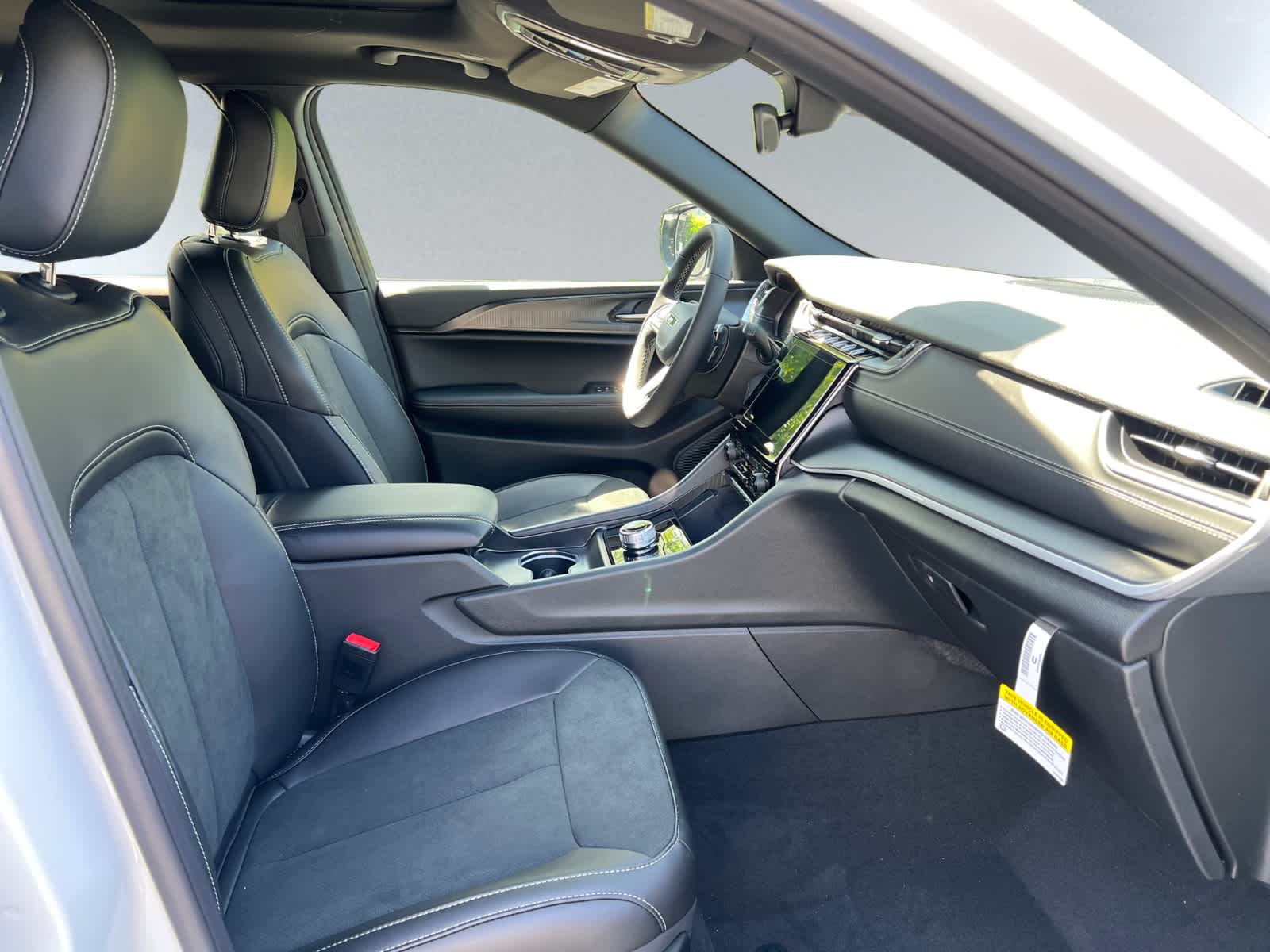 new 2025 Jeep Grand Cherokee car, priced at $46,135
