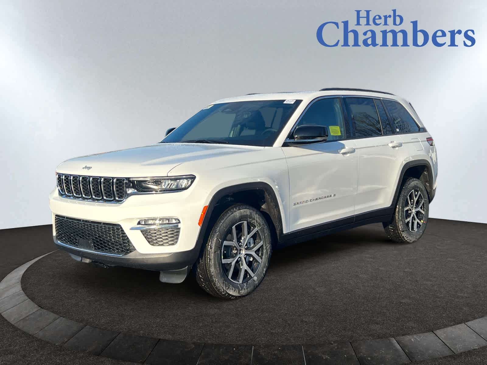 new 2025 Jeep Grand Cherokee car, priced at $48,115